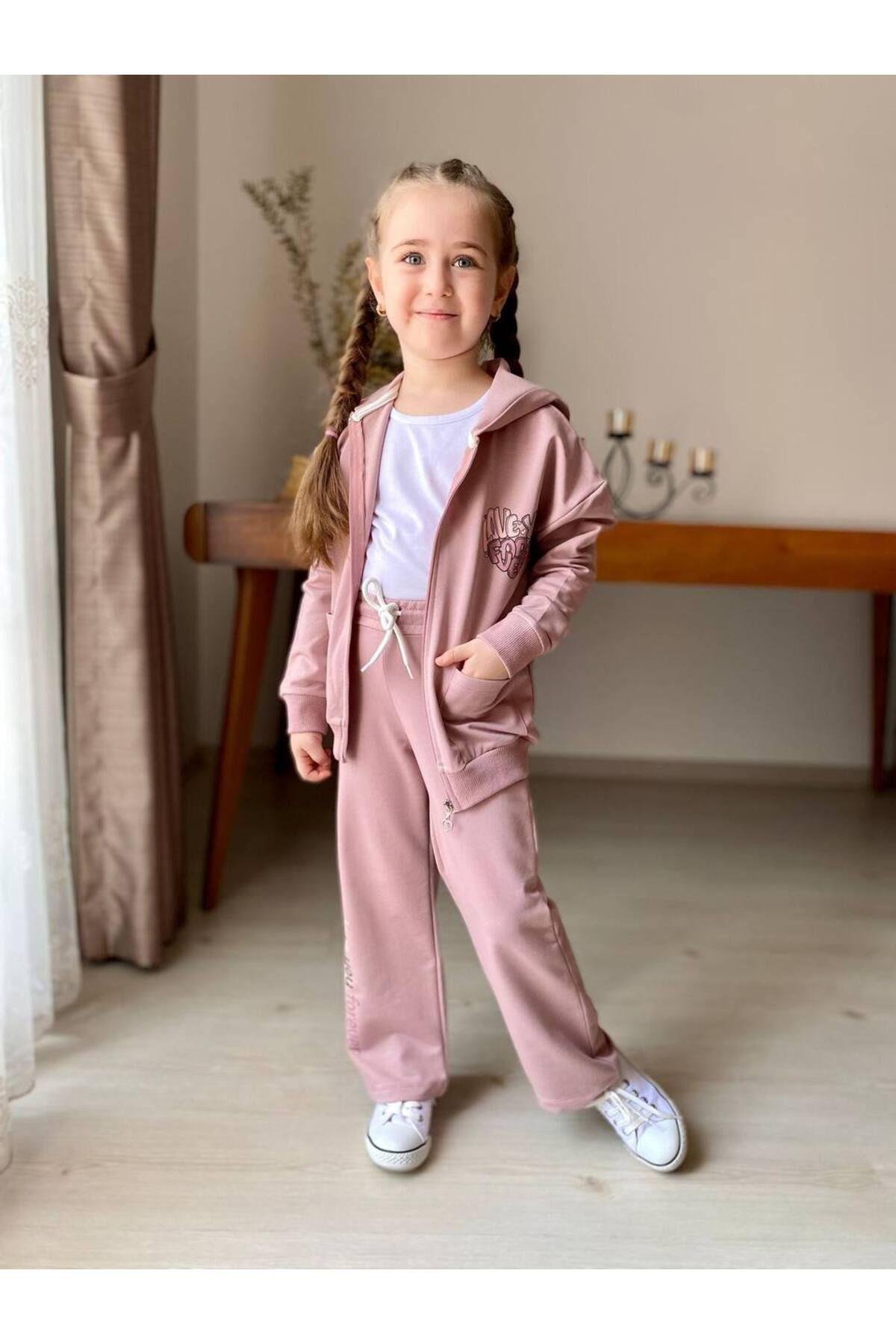 Ki̇z Çocuk Eşofman Taki̇mi̇ 2 Li̇. Boru Paça Farmuarli̇ Kapuşonlu Takim. Love Baski̇li̇ Taki̇m.