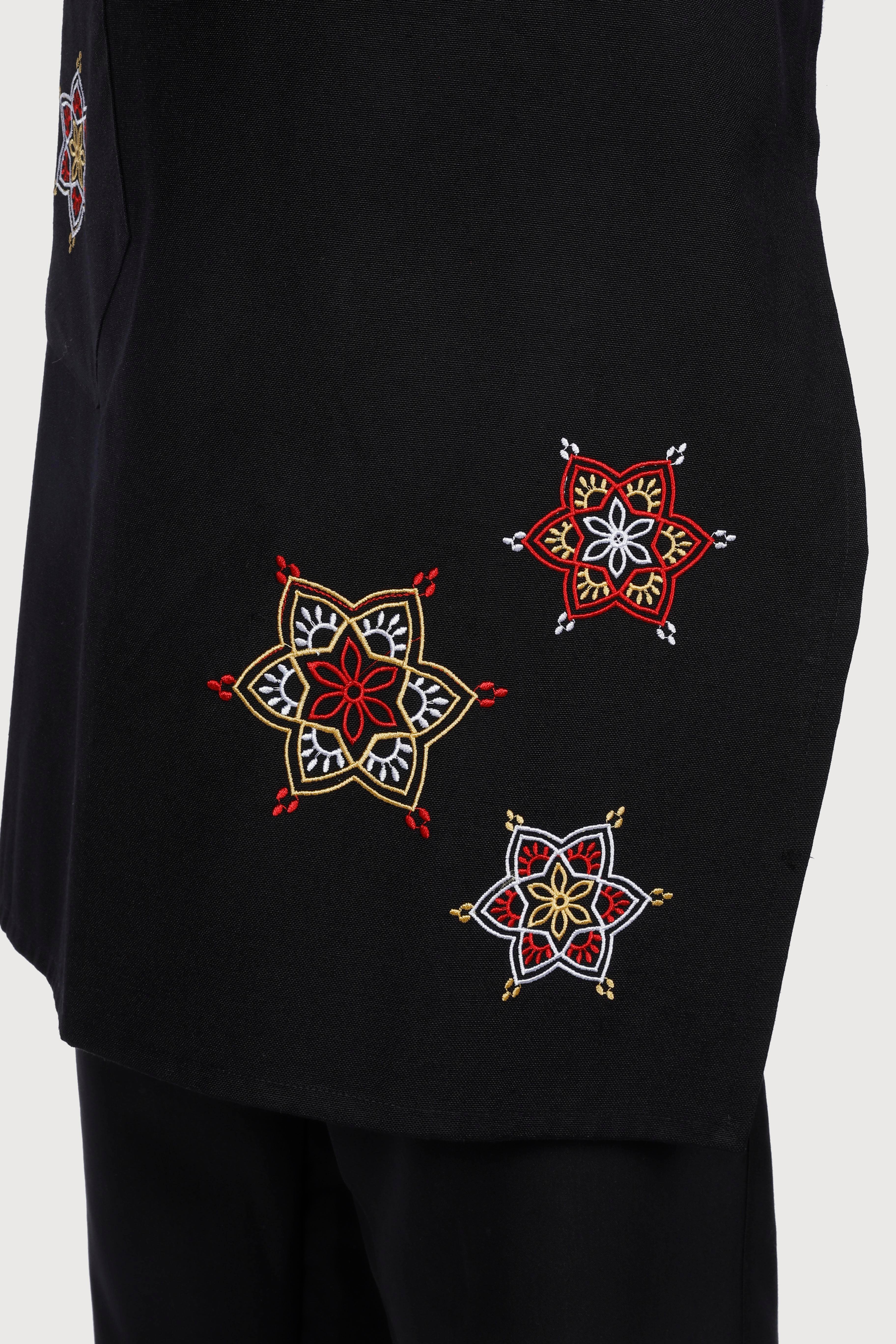 Siyah Mandala Desenli Nakışlı Önlük