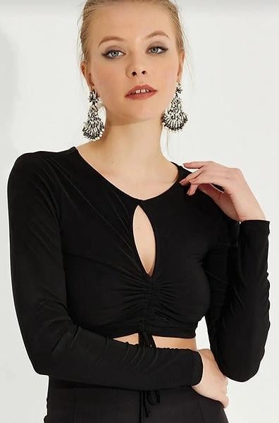 AMISU ORJ SİYAH DEKOLTE BÜZGÜLÜ MEVSİMLİK CROP BODY