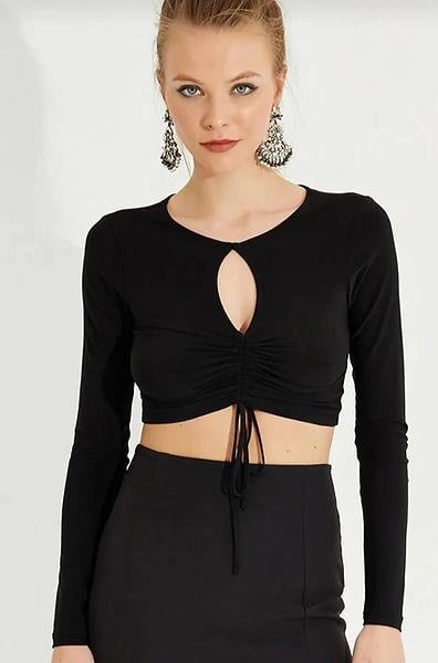 AMISU ORJ SİYAH DEKOLTE BÜZGÜLÜ MEVSİMLİK CROP BODY
