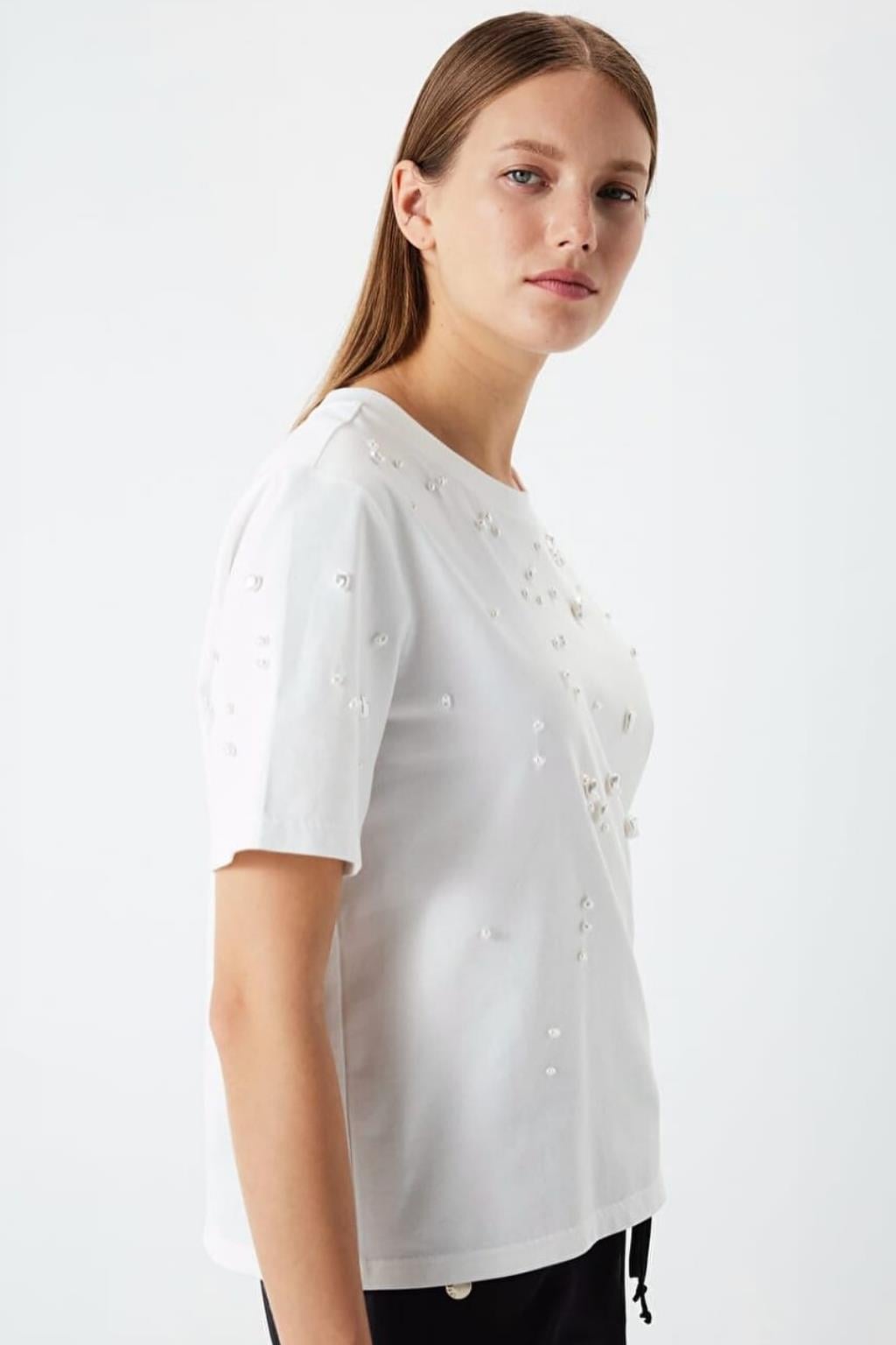 BEYAZ BİSİKLET YAKA BONCUK İŞLEME T-SHIRT