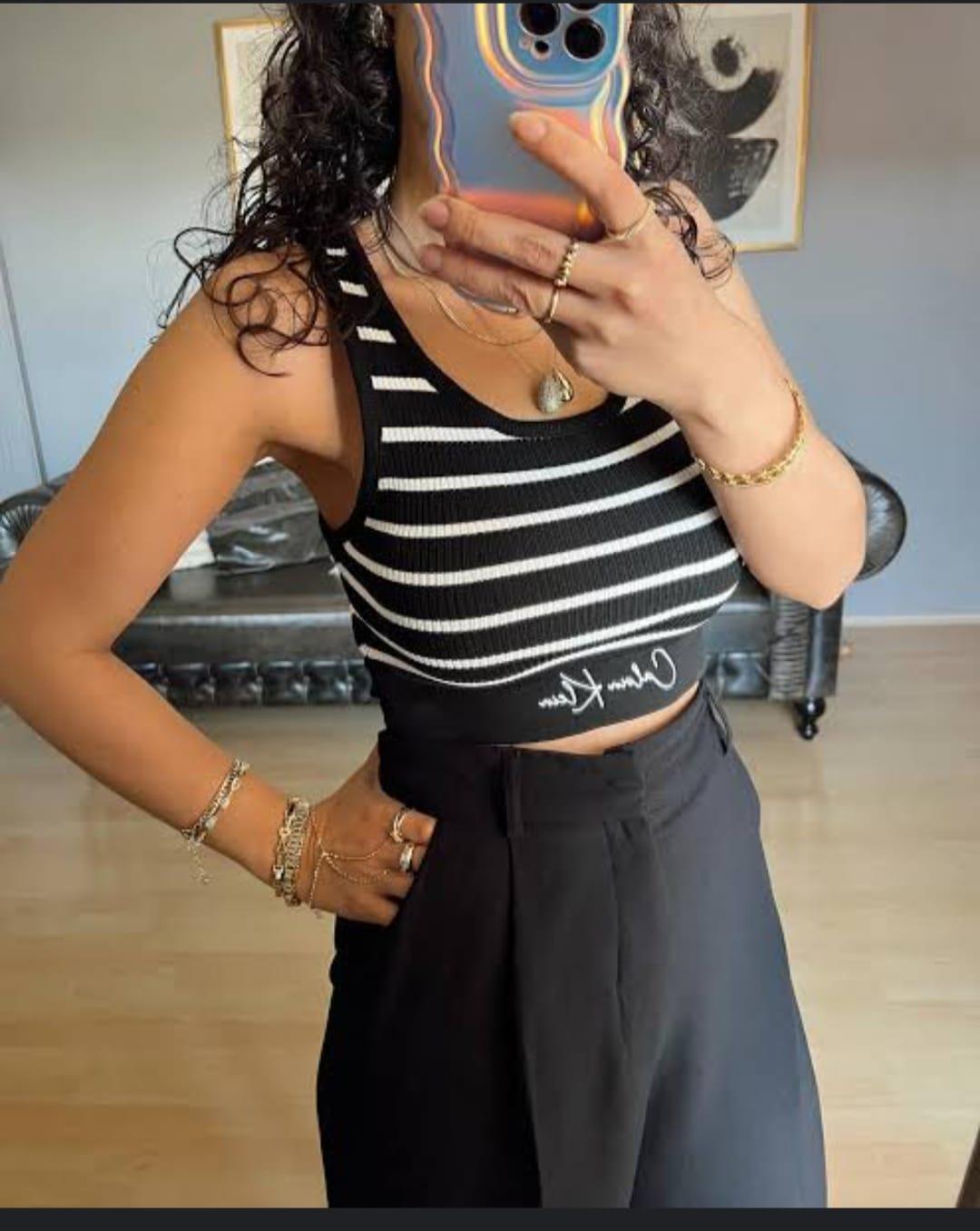 CK MODEL SİYAH ÇİZGİLİ CROP BODY