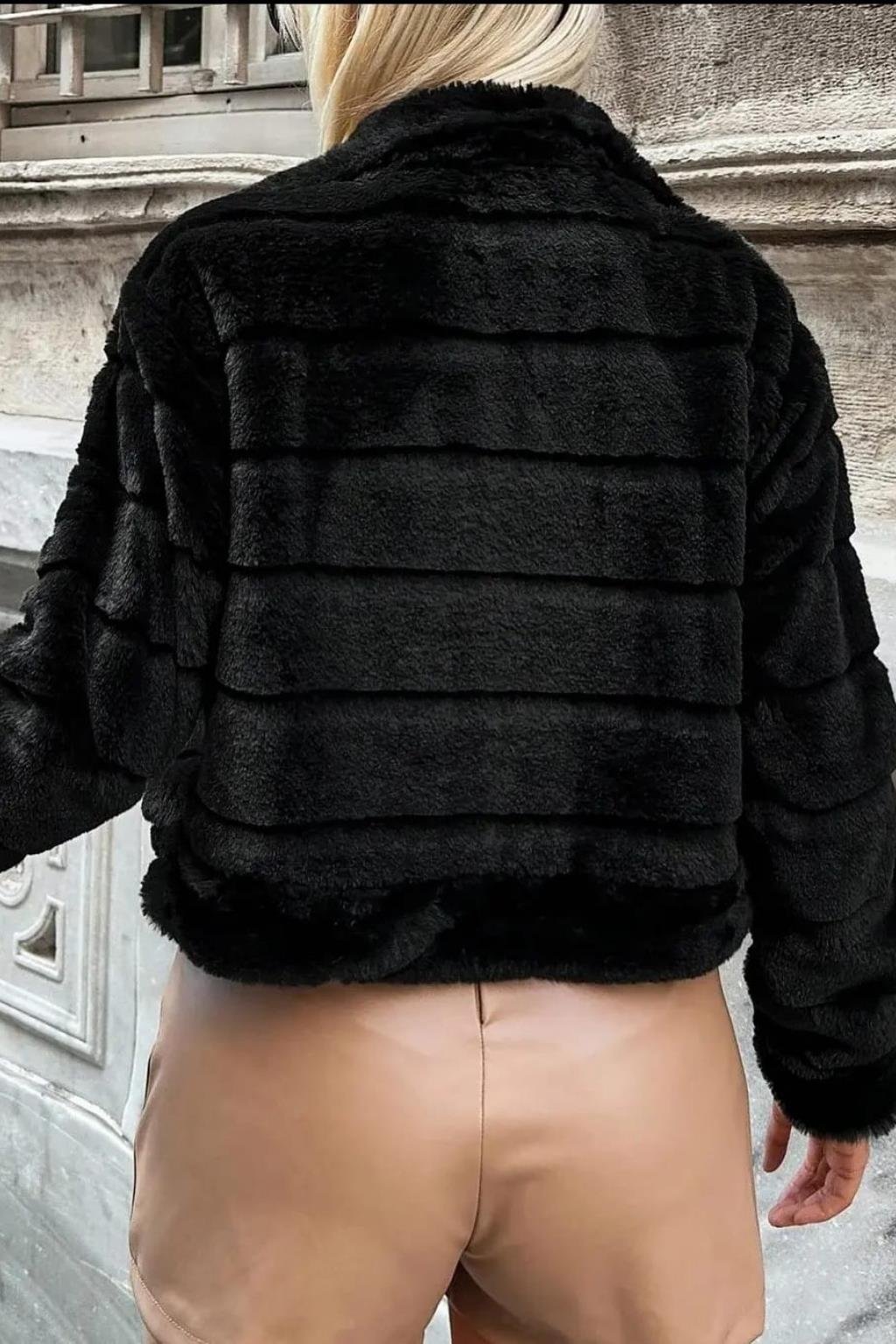 ORJ MARKA SİYAH ASTARLI KISA PELUŞ KÜRK MONT