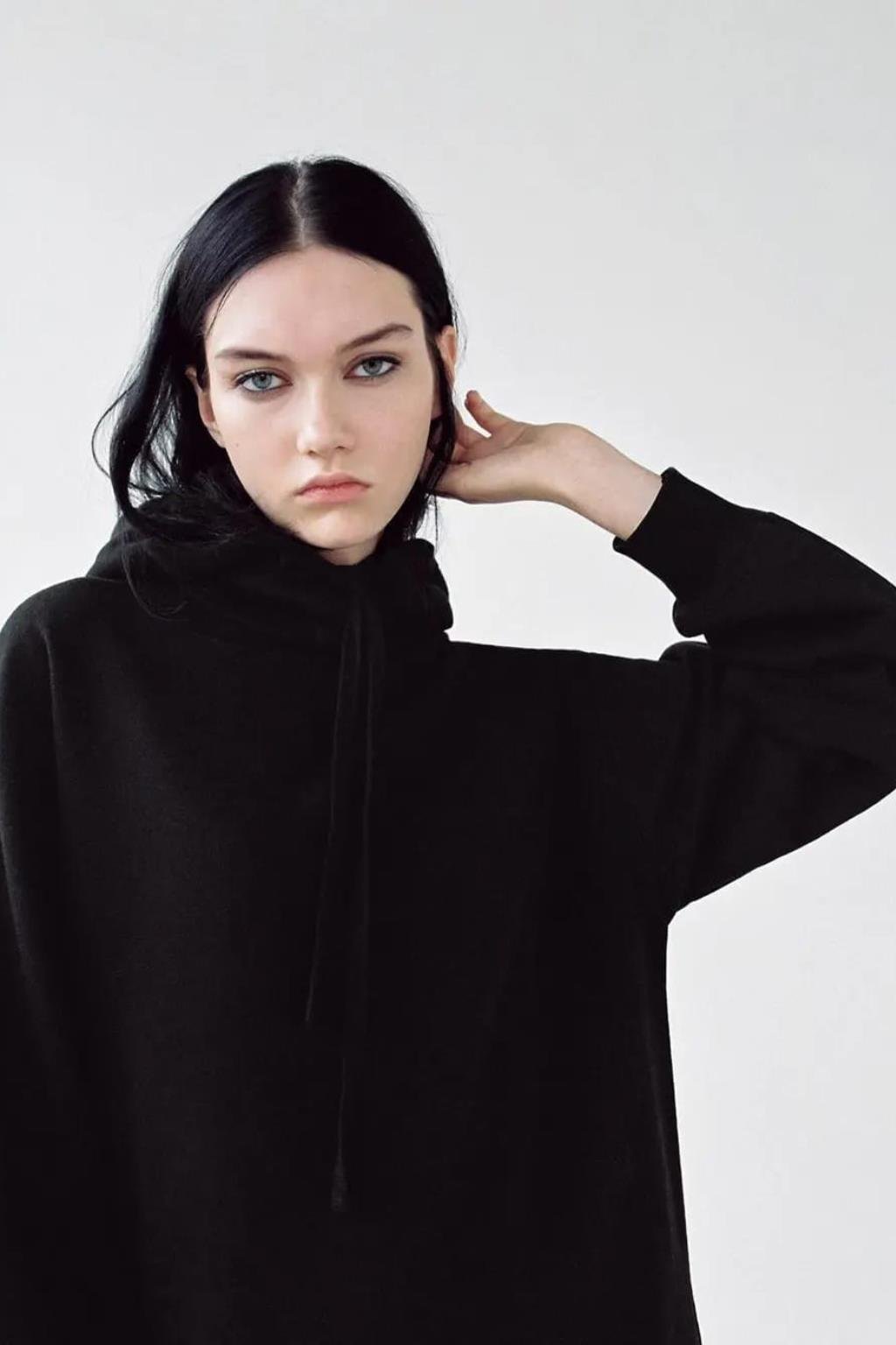 ORJ MARKA SİYAH KAPÜŞONLU SWEATSHIRT ELBİSE 