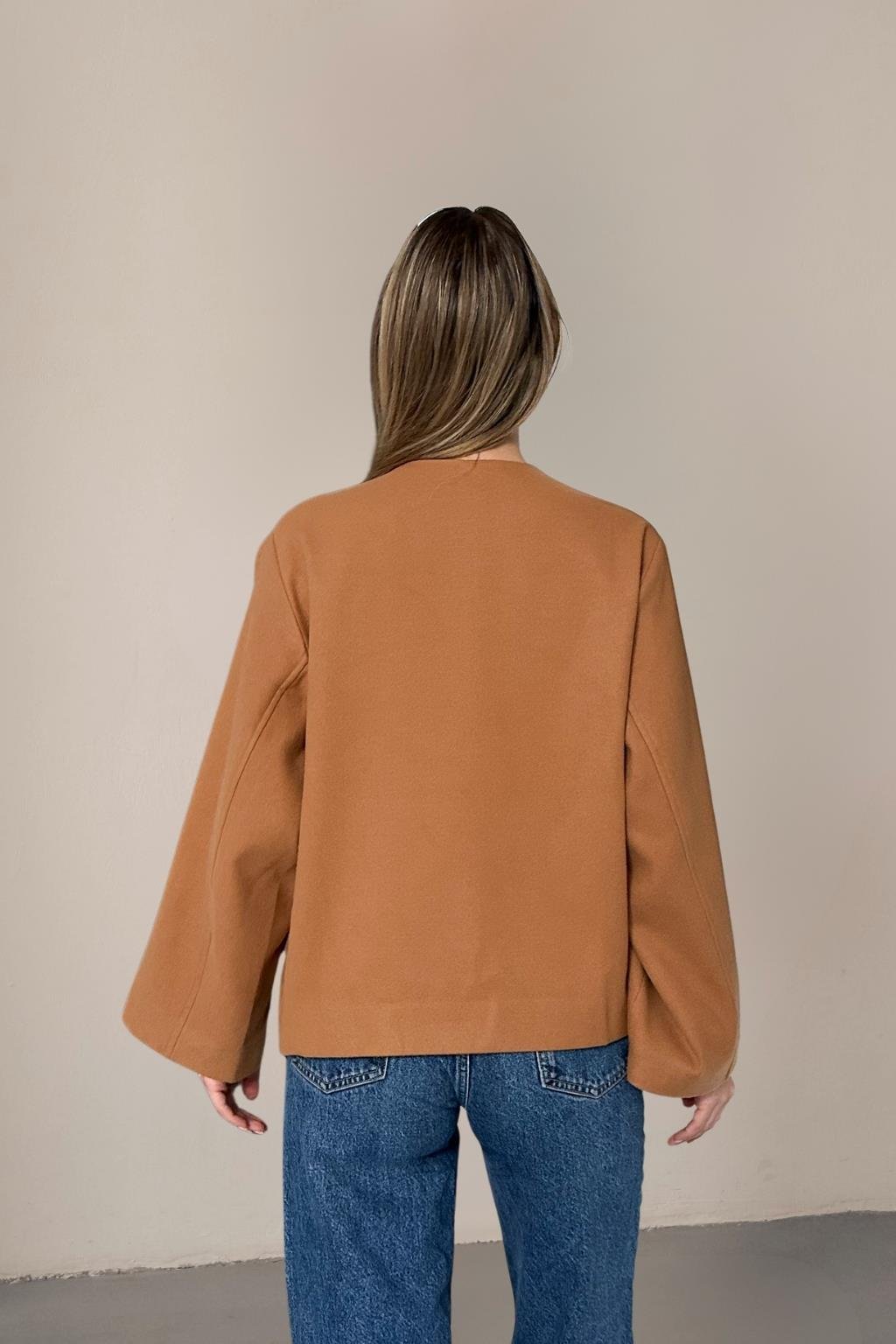 RİGALA BEJ OVERSIZE KISA KAŞE CEKET
