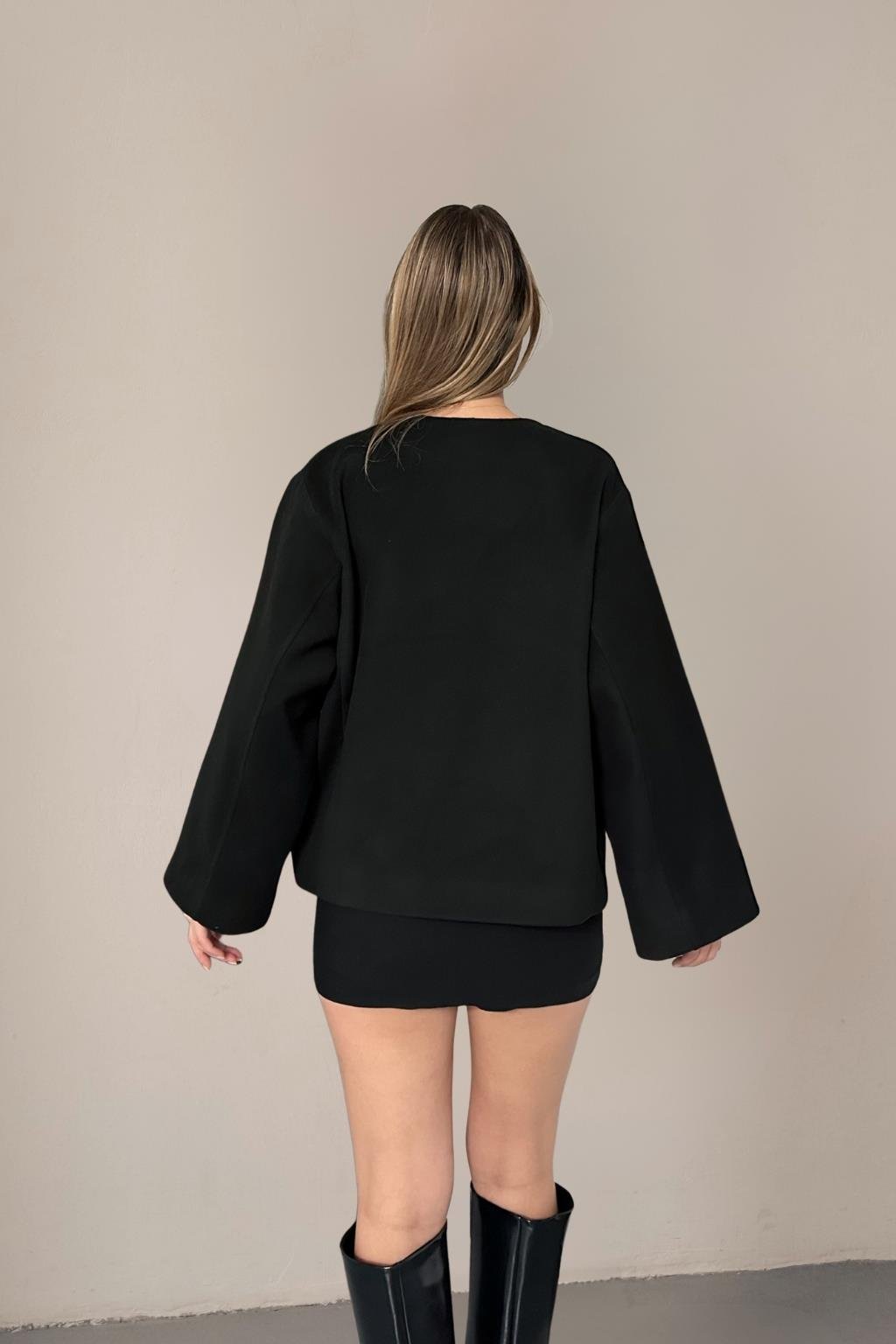 RİGALA SİYAH OVERSIZE KISA KAŞE CEKET