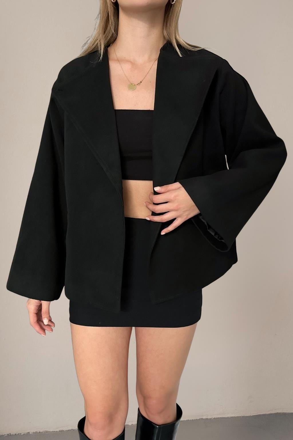 RİGALA SİYAH OVERSIZE KISA KAŞE CEKET