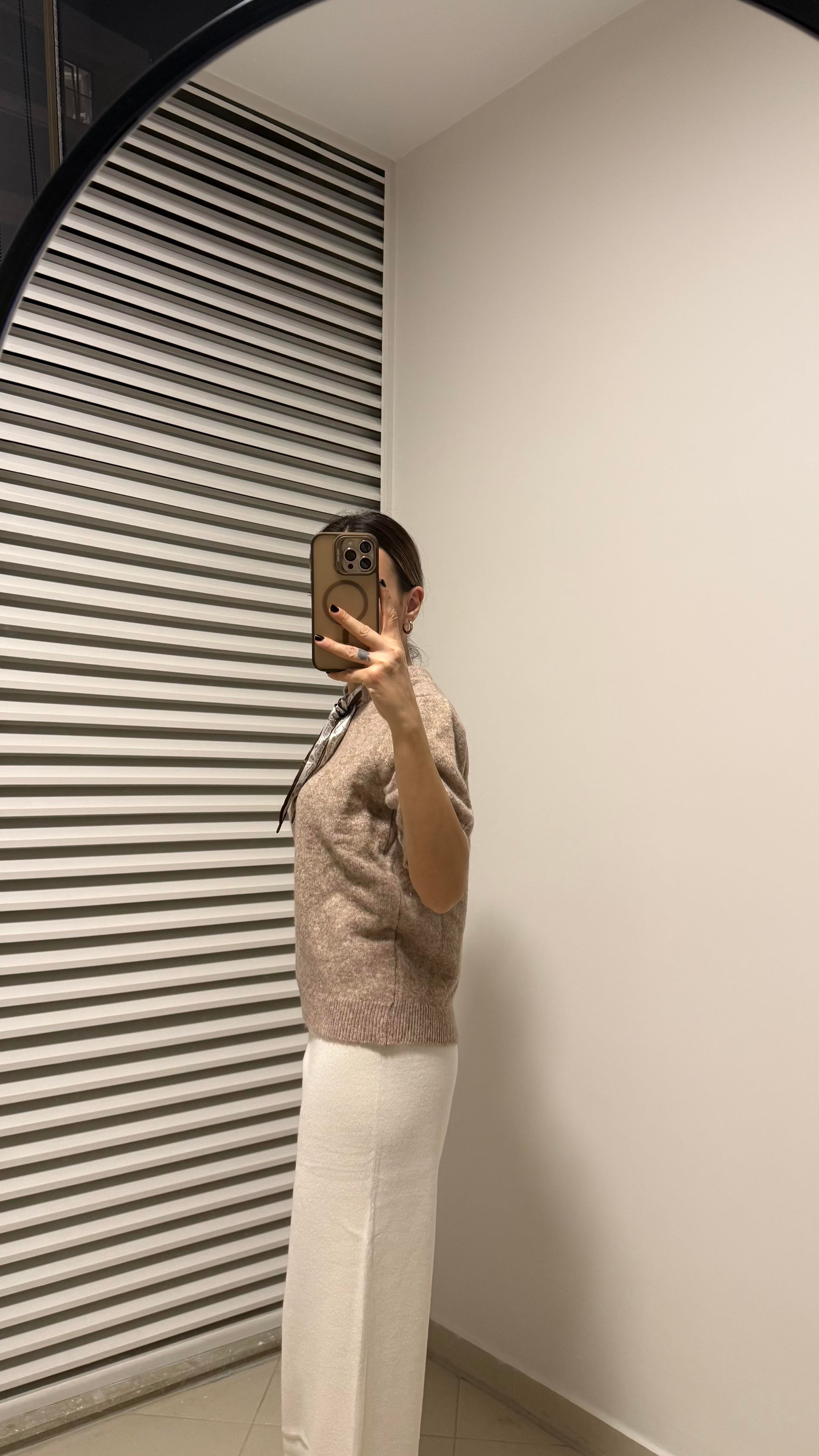 BEJ FULARLI KISA KOL KAZAK