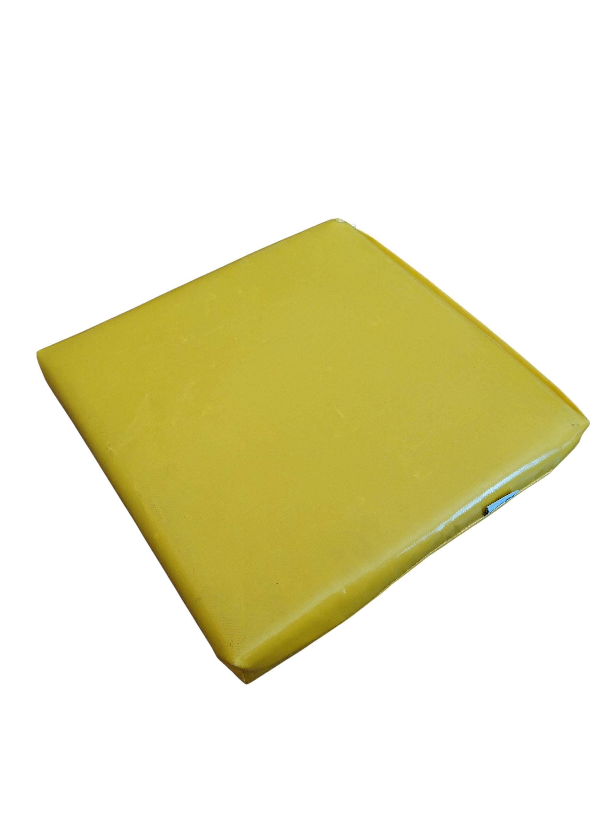 Pvc  Branda Kalplı Kreş Minderi 40x40x5 cm.