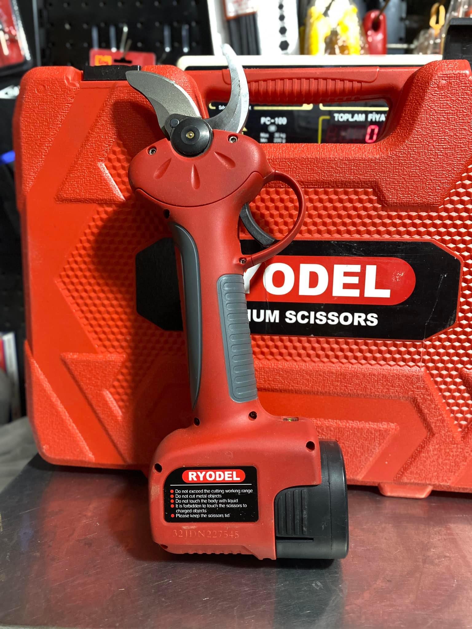 Ryodel 32mm Akülü Budama Makası 3Akülü 3.0Ah