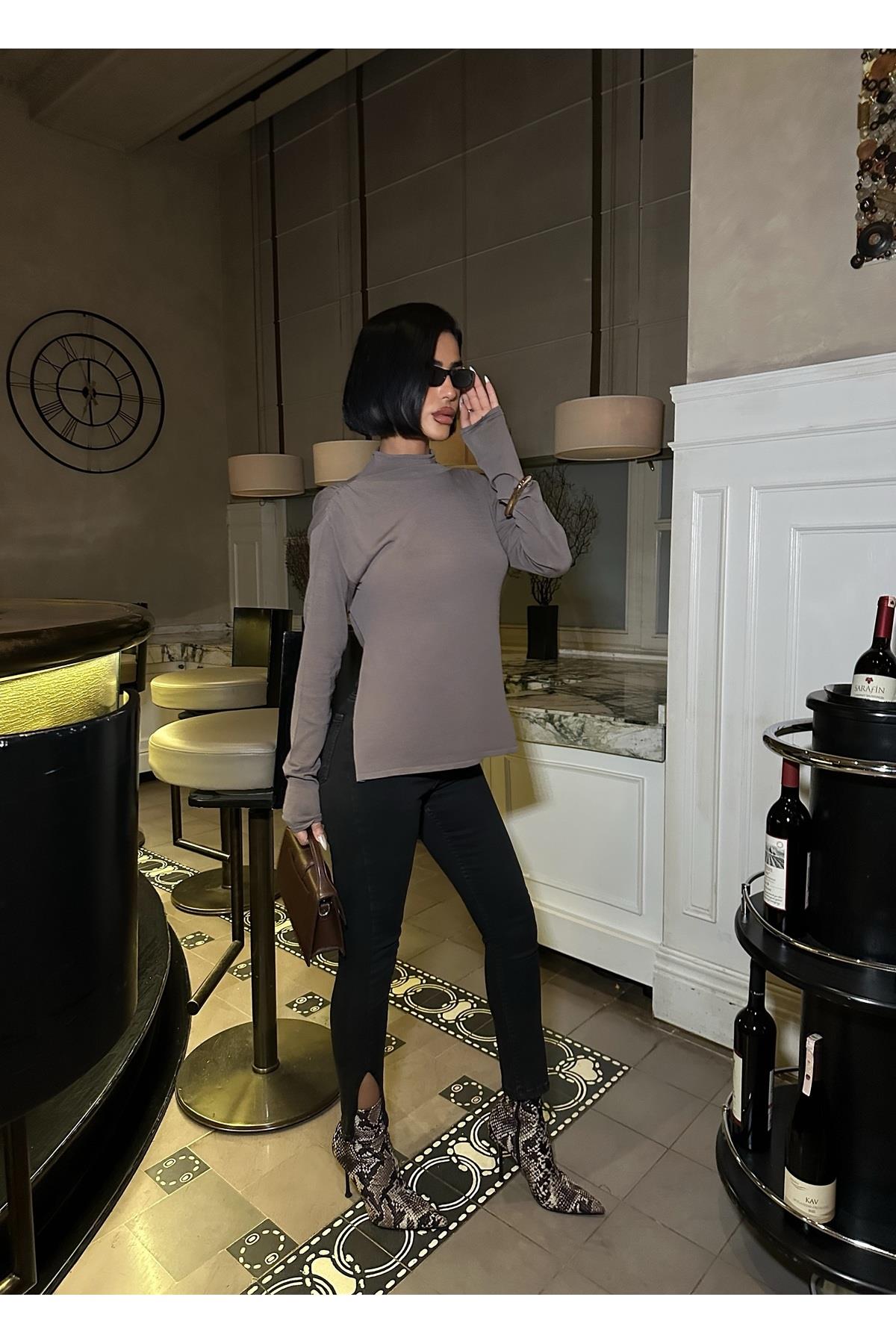 Kadın Siyah Yüksek Bel Likralı Paça Yırtmaçlı Skinny Dar Paça Jean