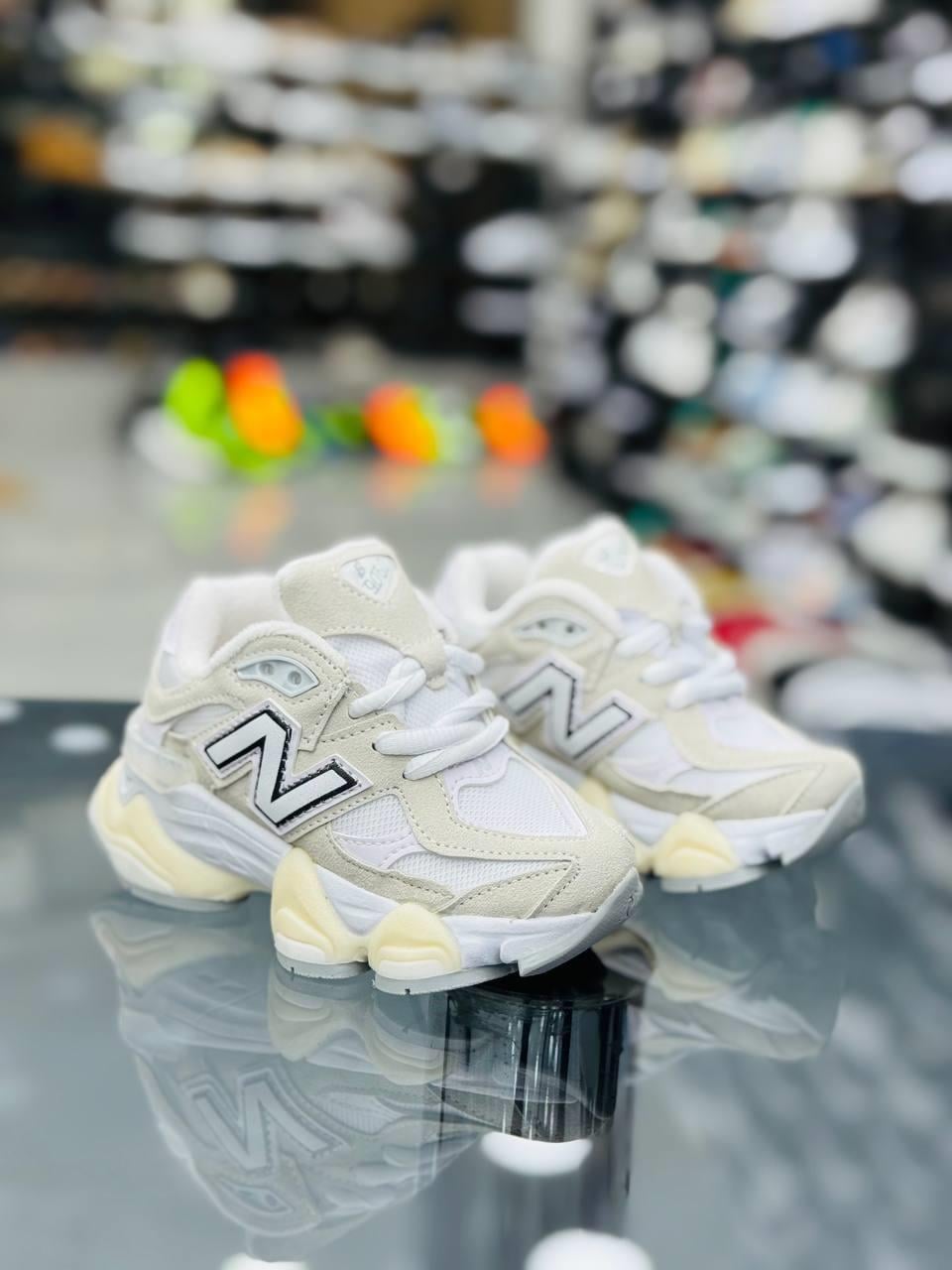 9060 Model Unisex Ayakkabı - Krem