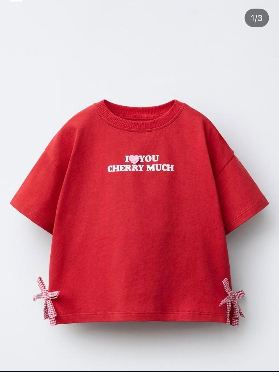 Cherry Love Fiyonk Aplikeli Tişört - Kırmızı