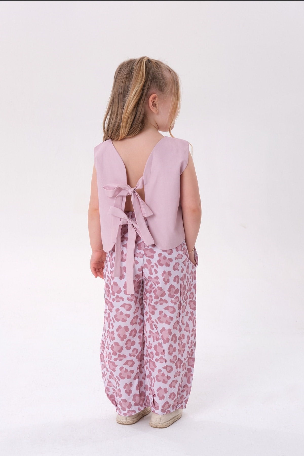Fiyonk Detaylı Blüz & Leopar Balon Pantolon - Pembe