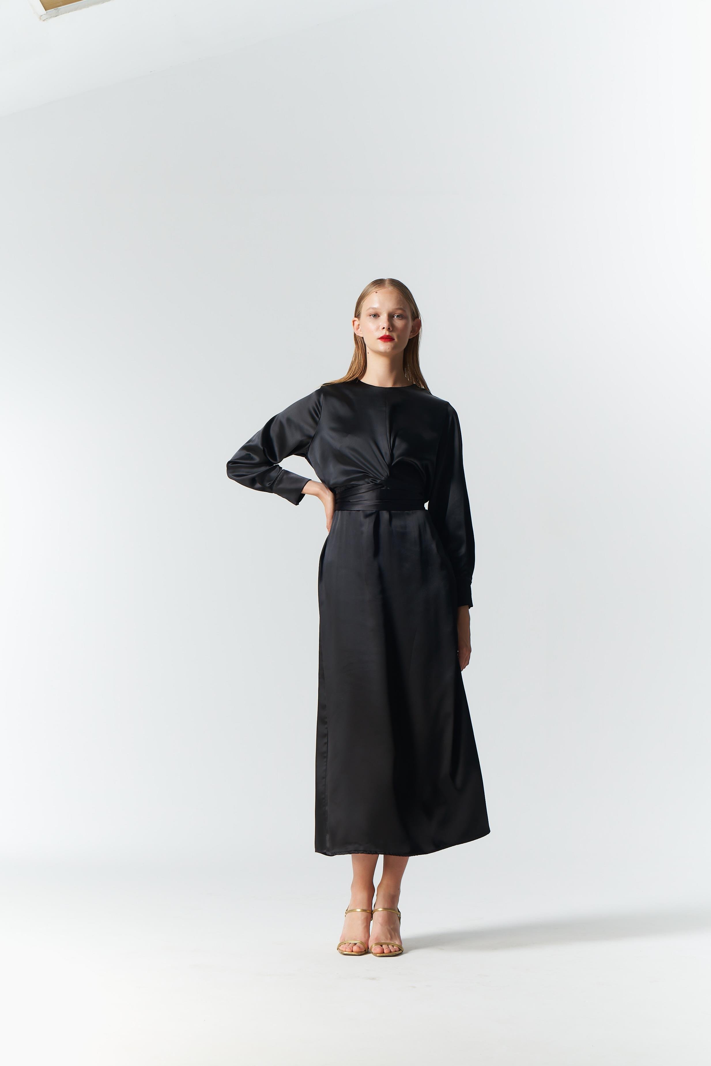 KRUVAZE SİYAH ELBİSE