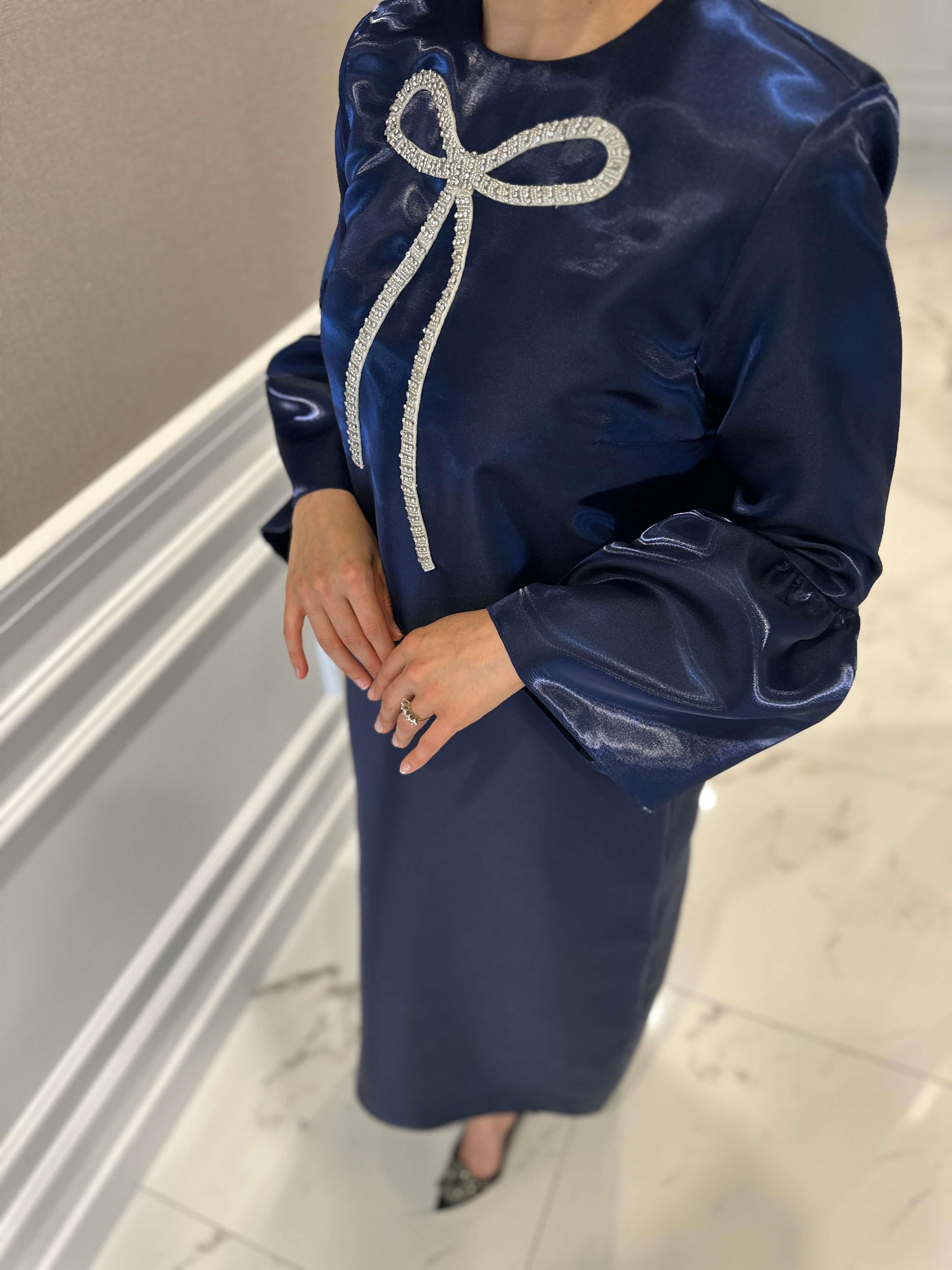 PERA BÜYÜK FİYONK LACİ ELBİSE