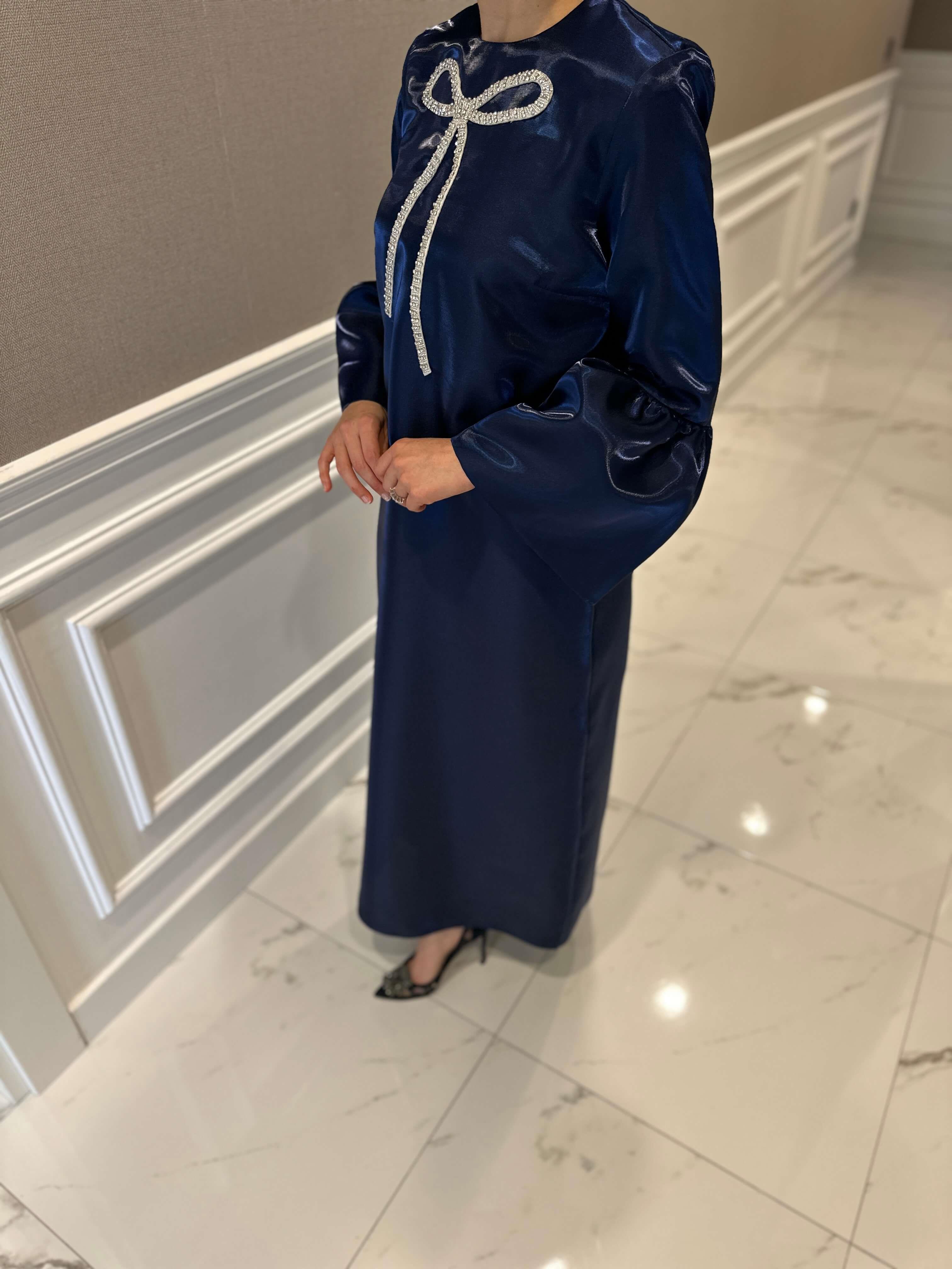 PERA BÜYÜK FİYONK LACİ ELBİSE