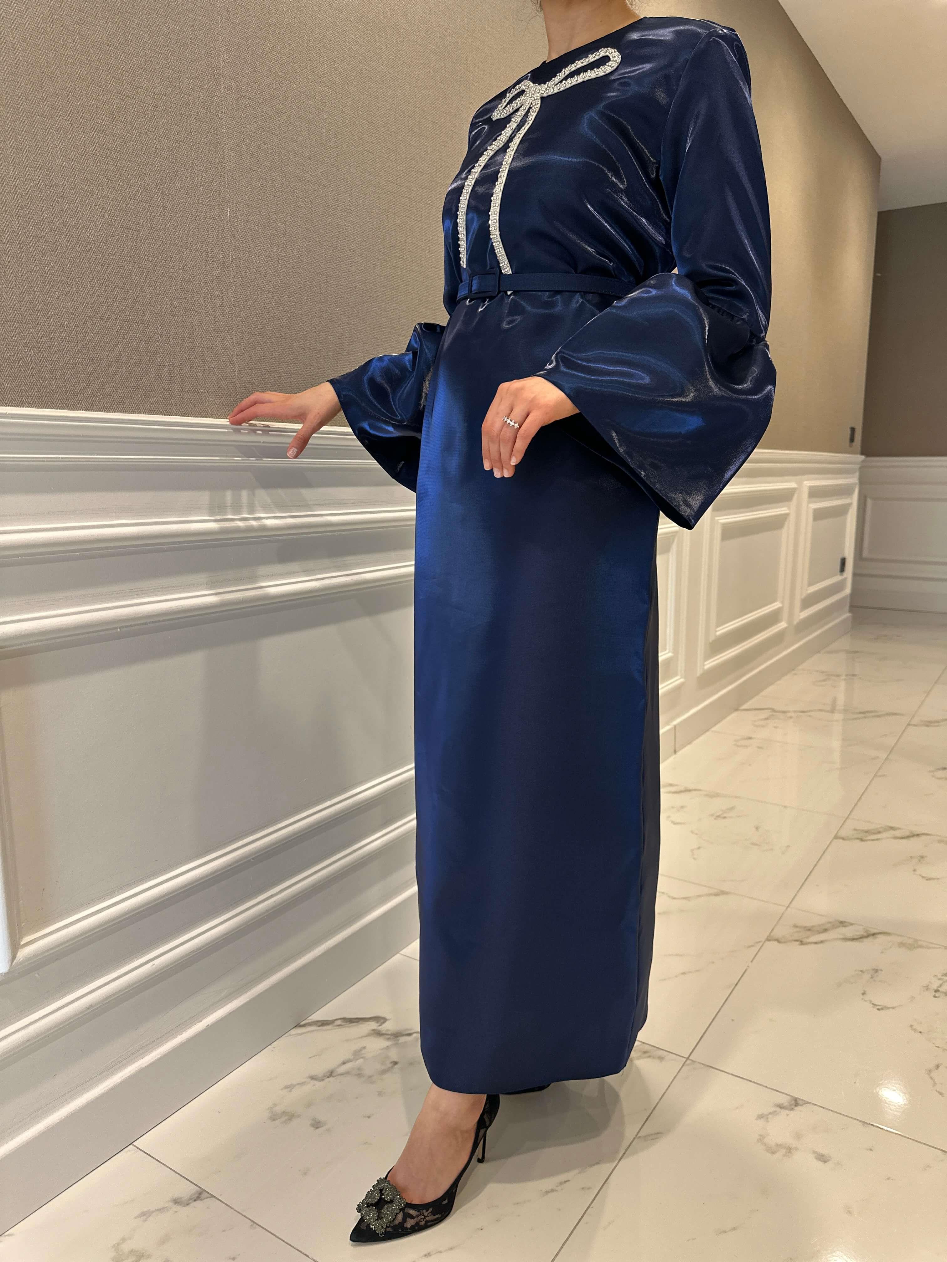 PERA BÜYÜK FİYONK LACİ ELBİSE