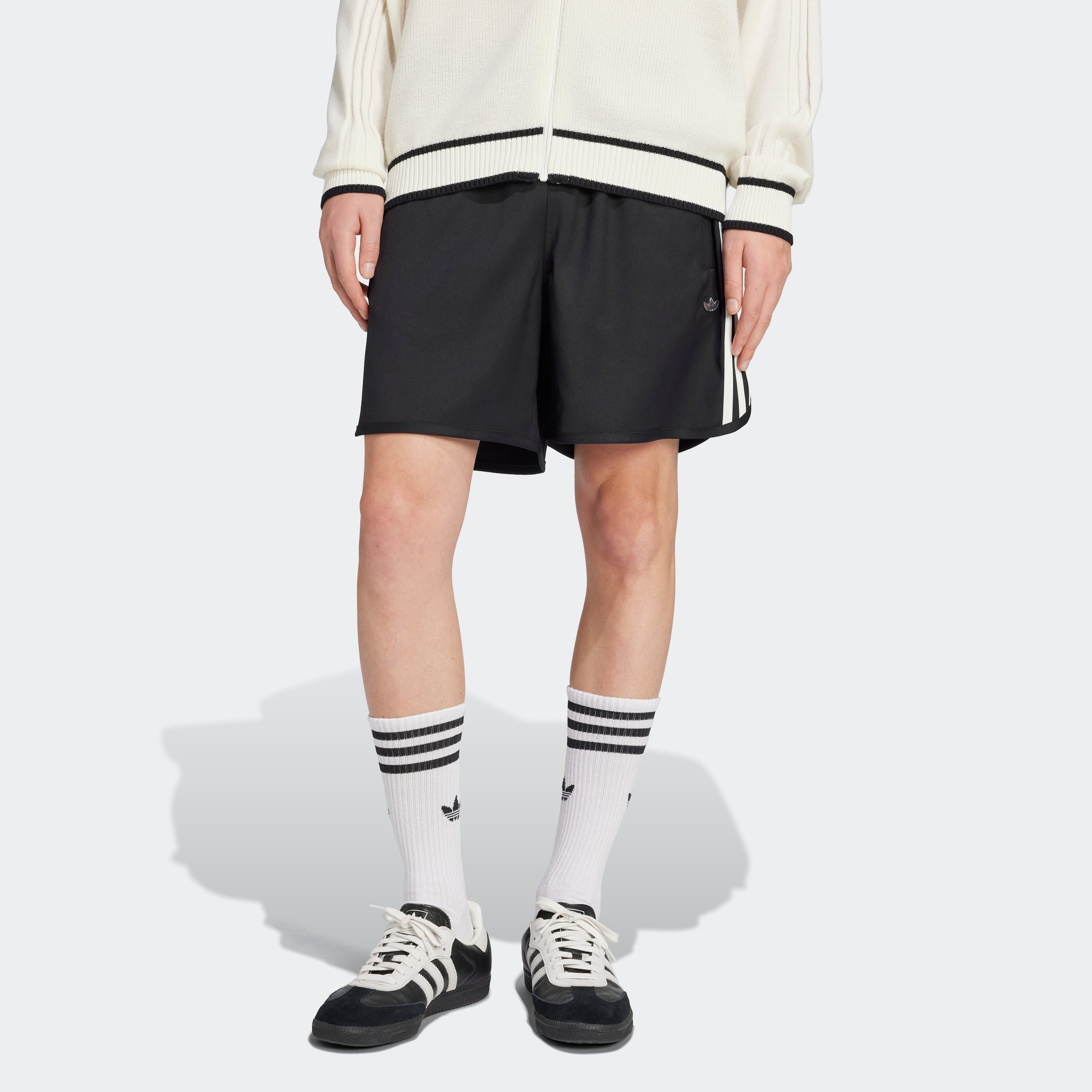 3 STRIPE SHORT