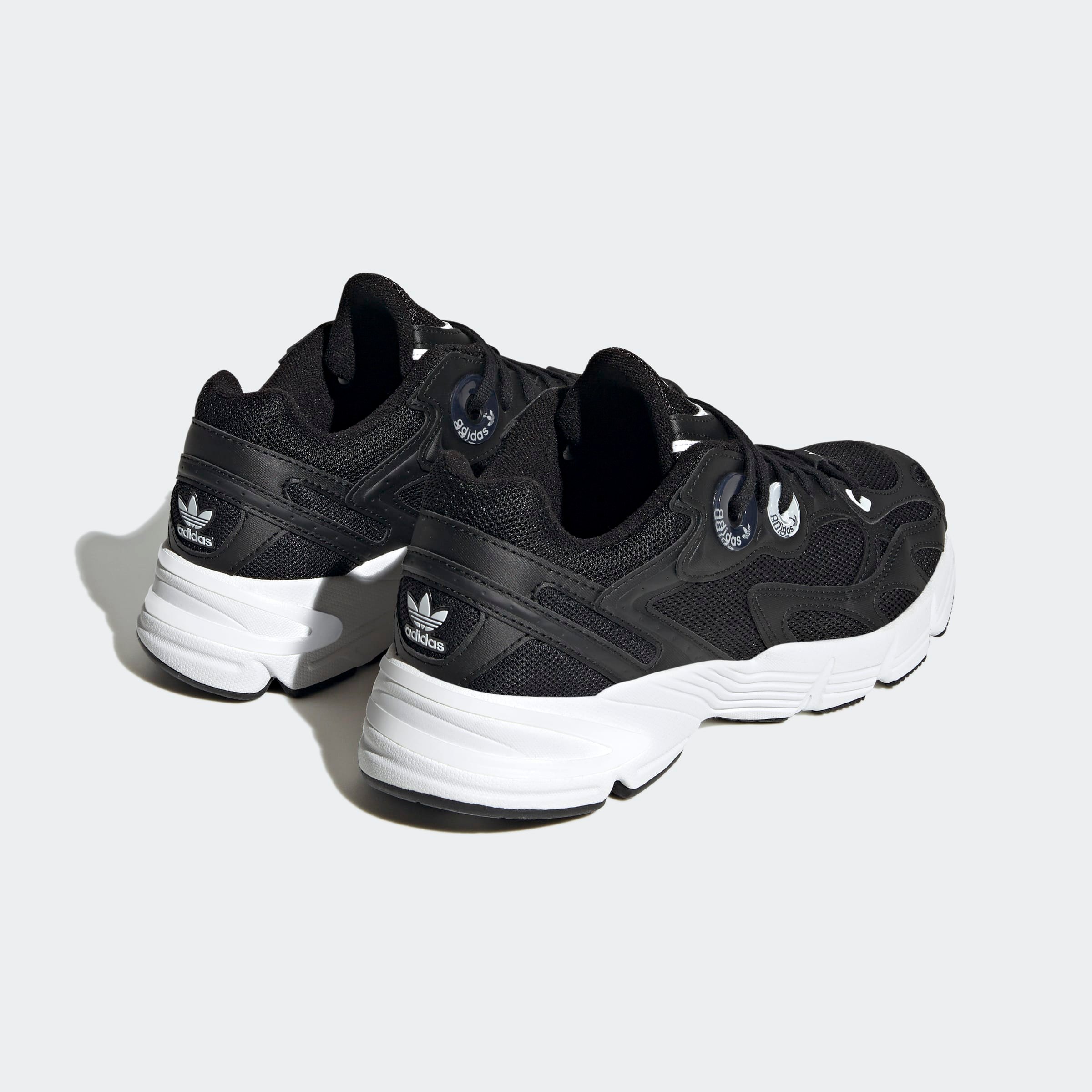 adidas ASTIR W