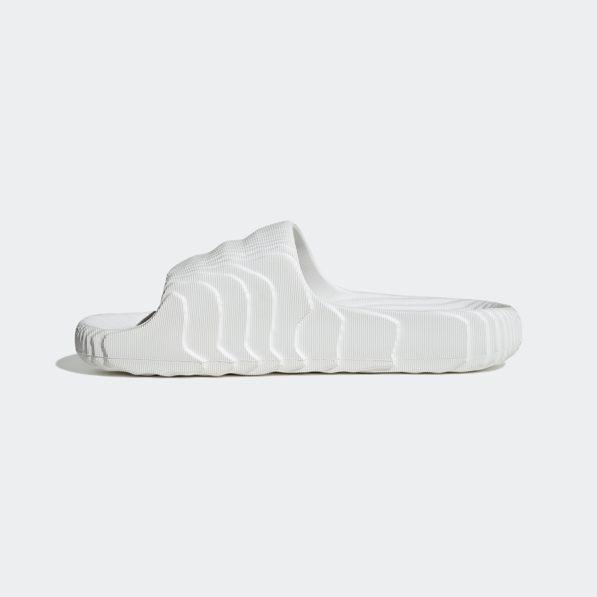 ADILETTE 22