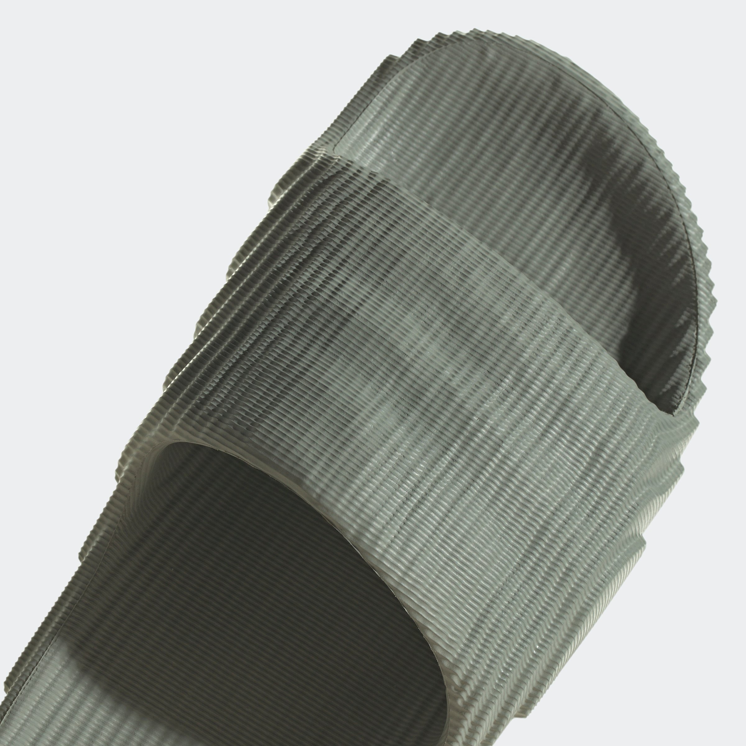 ADILETTE 22 W