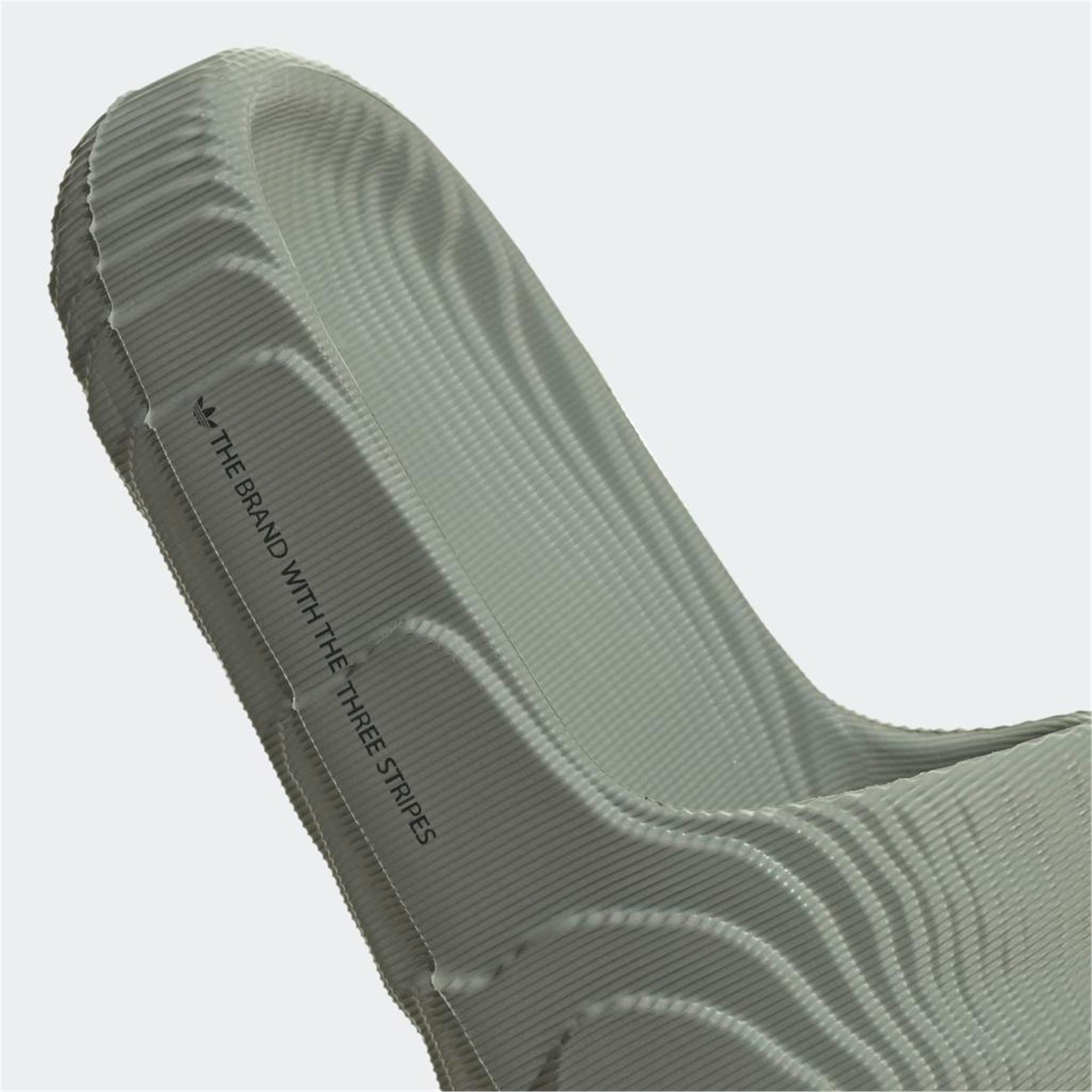 ADILETTE 22 W