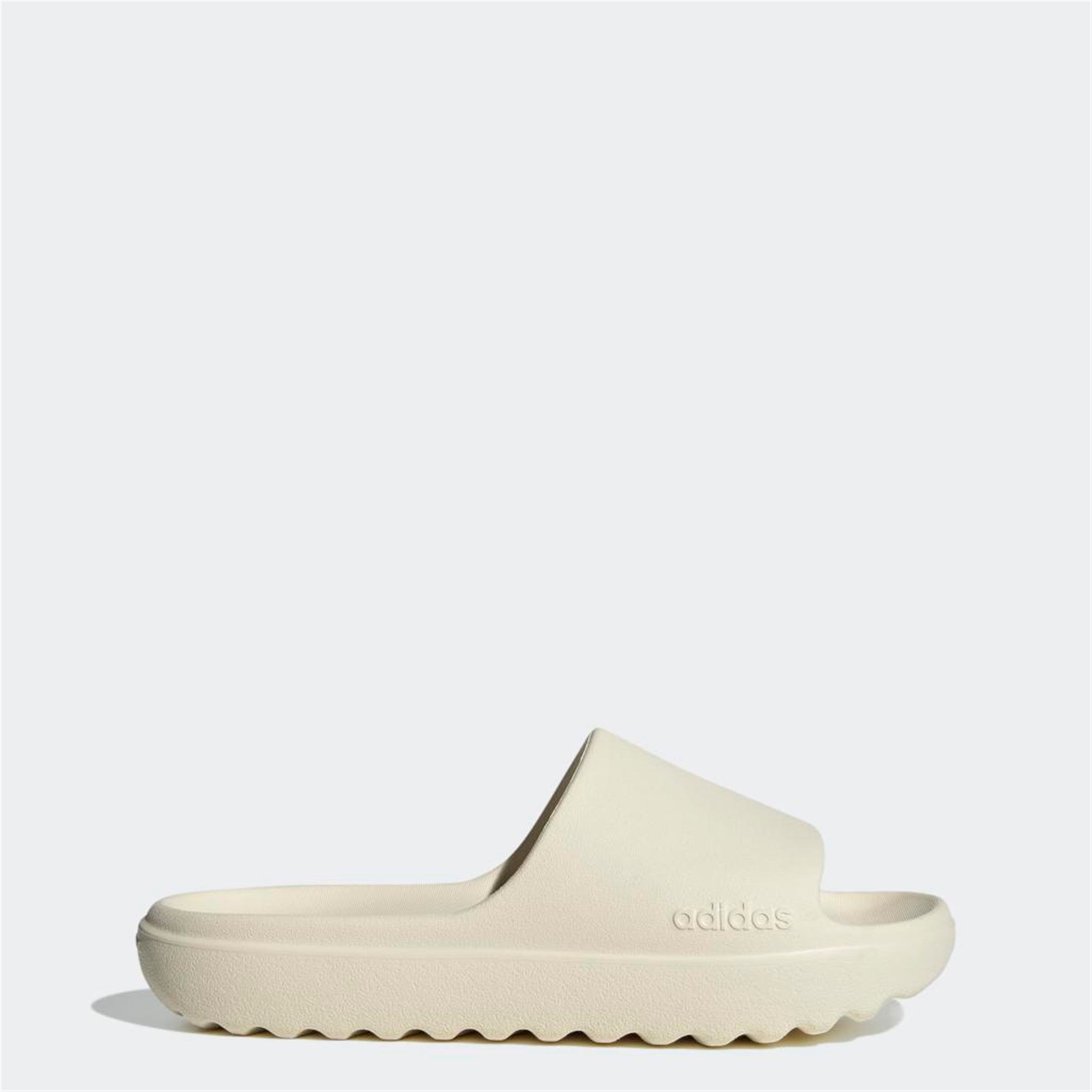 ADILETTE LUMIA