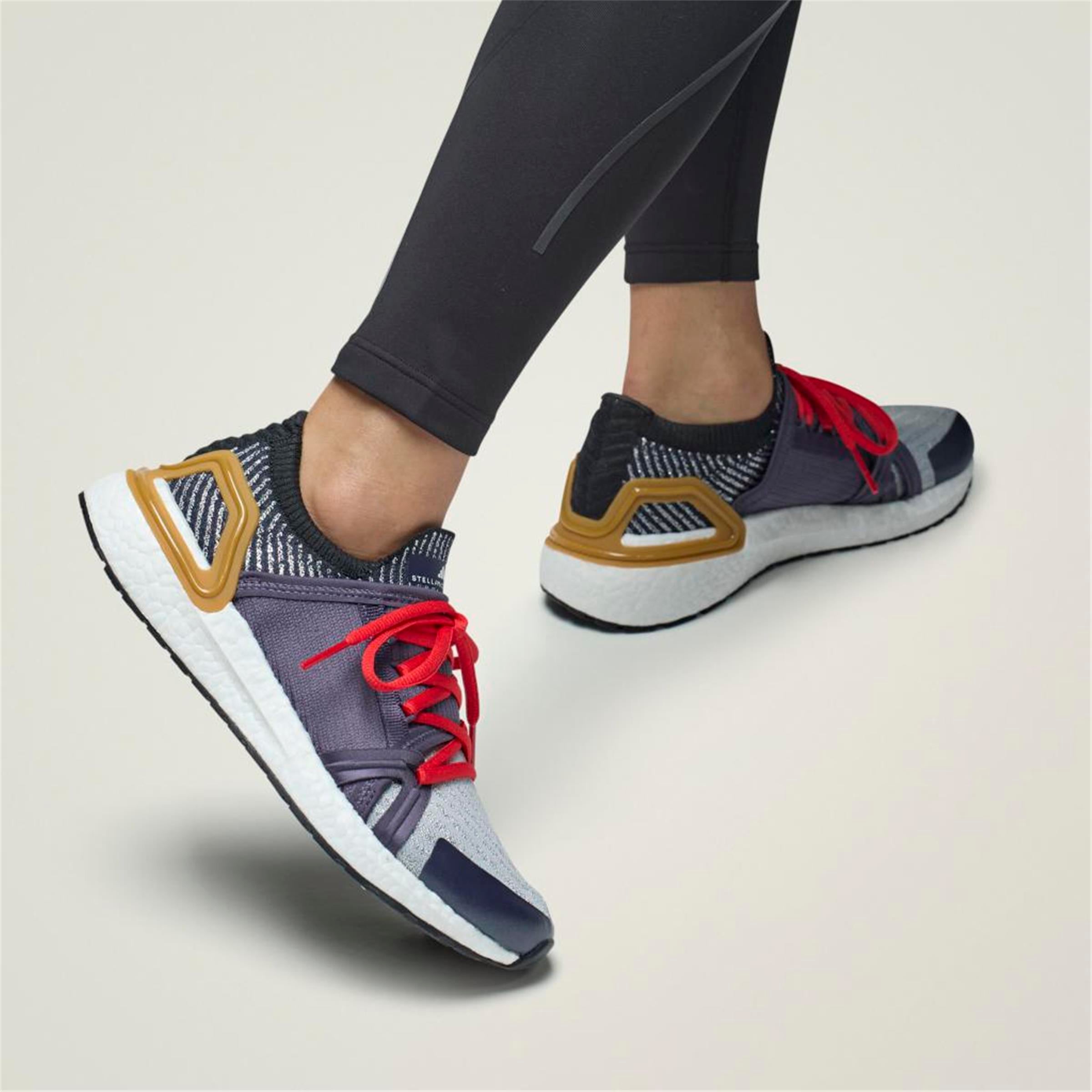 aSMC UltraBOOST 20 metallic