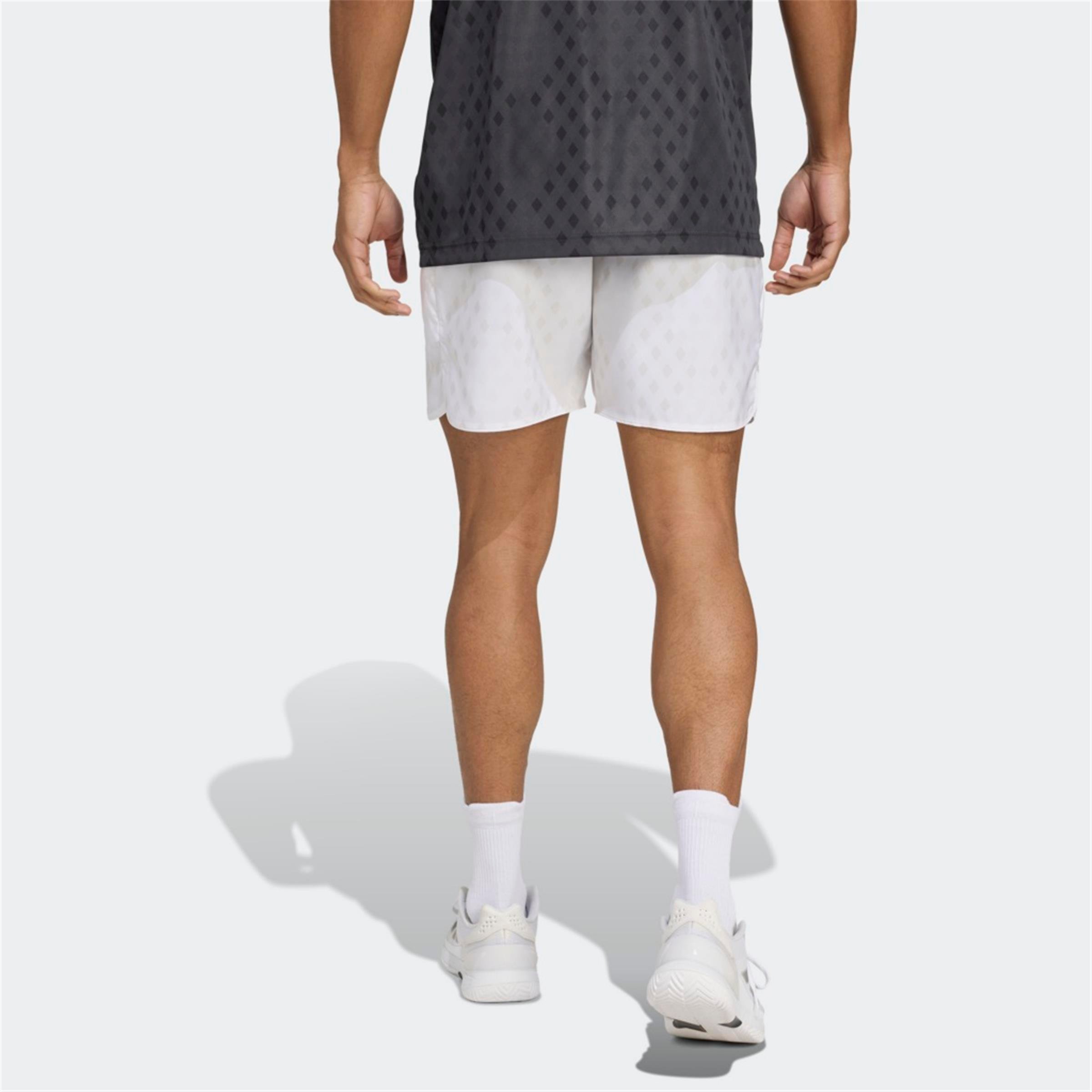 CLUB GRAPHSHORT