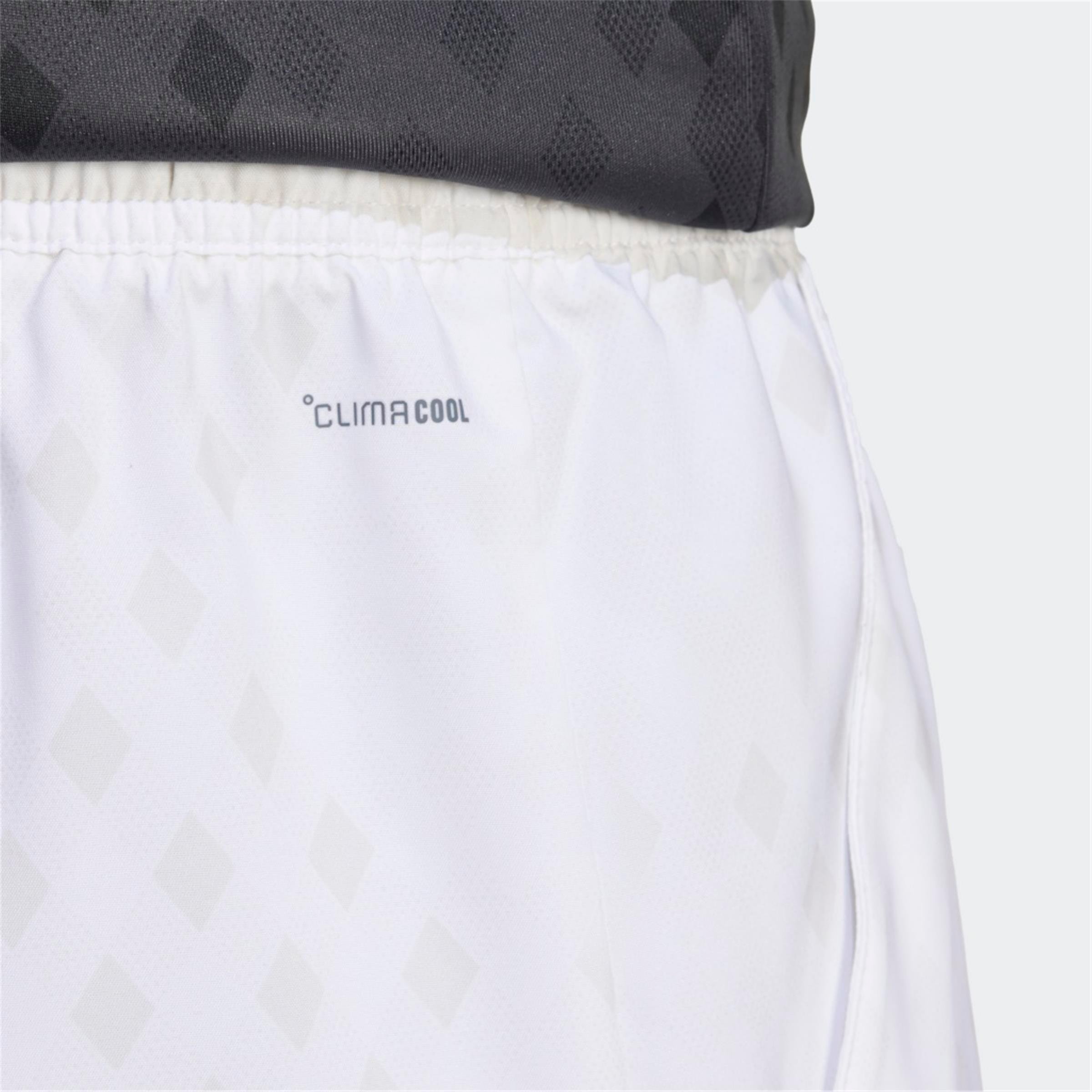 CLUB GRAPHSHORT