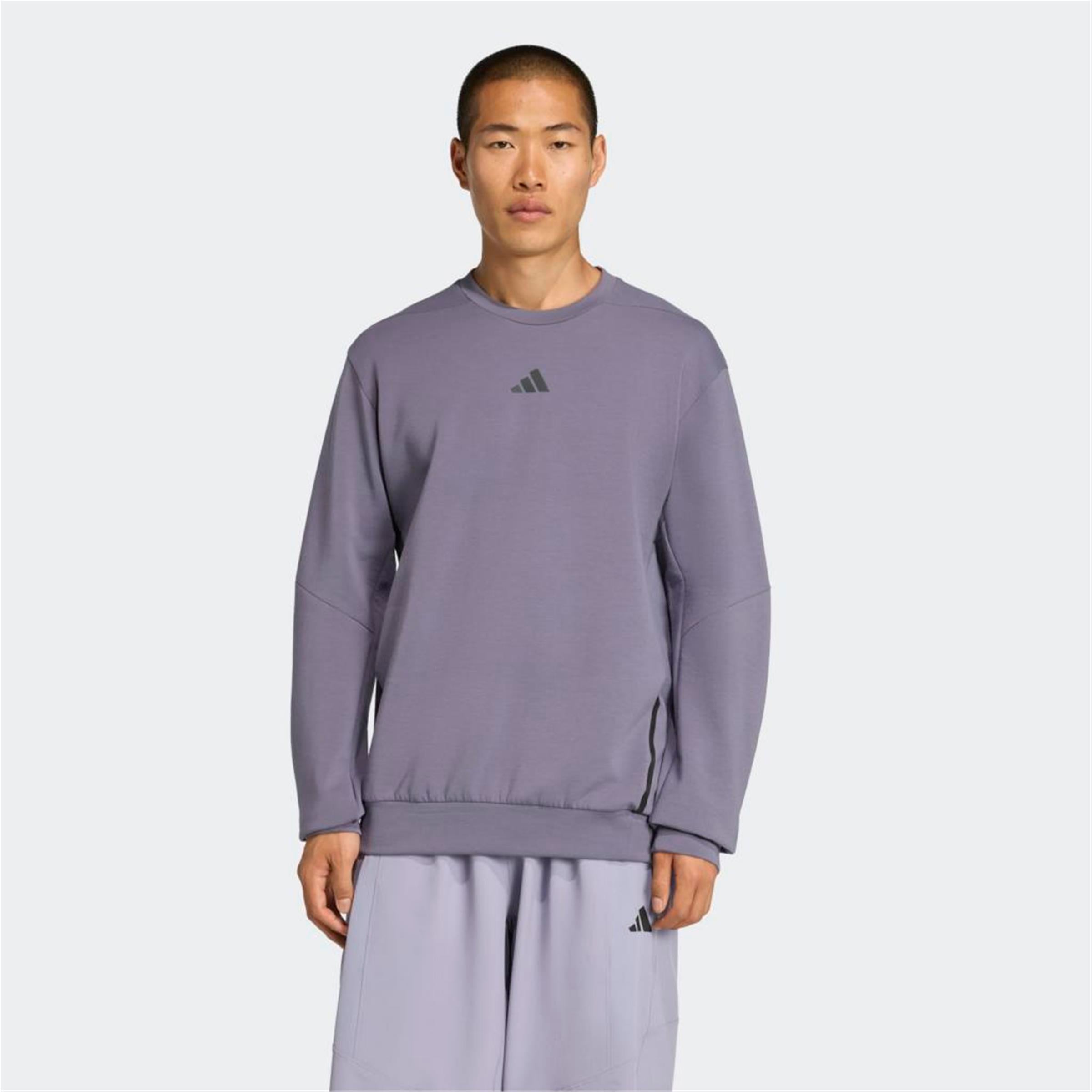 D4T CREW SWEATS