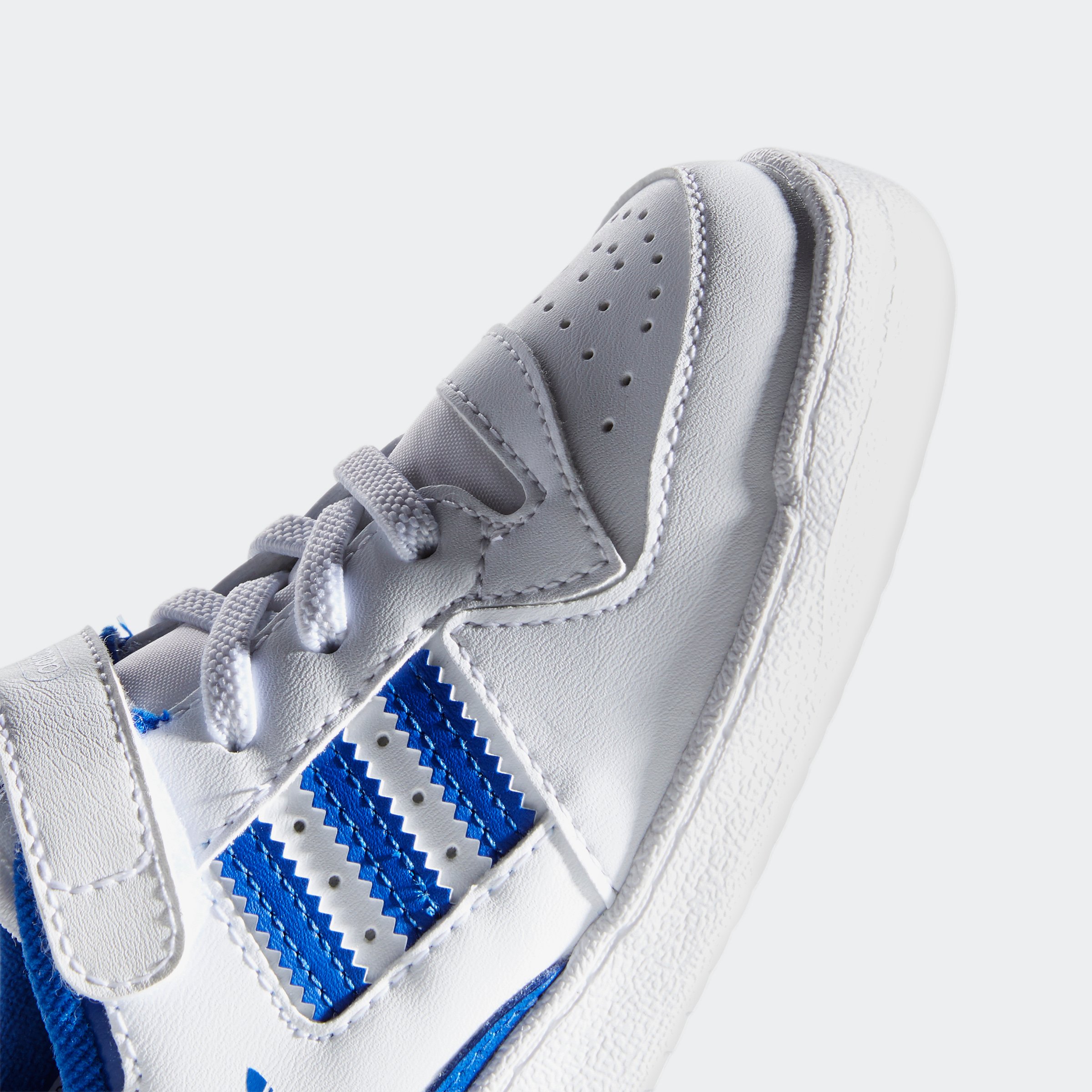 FORUM LOW I