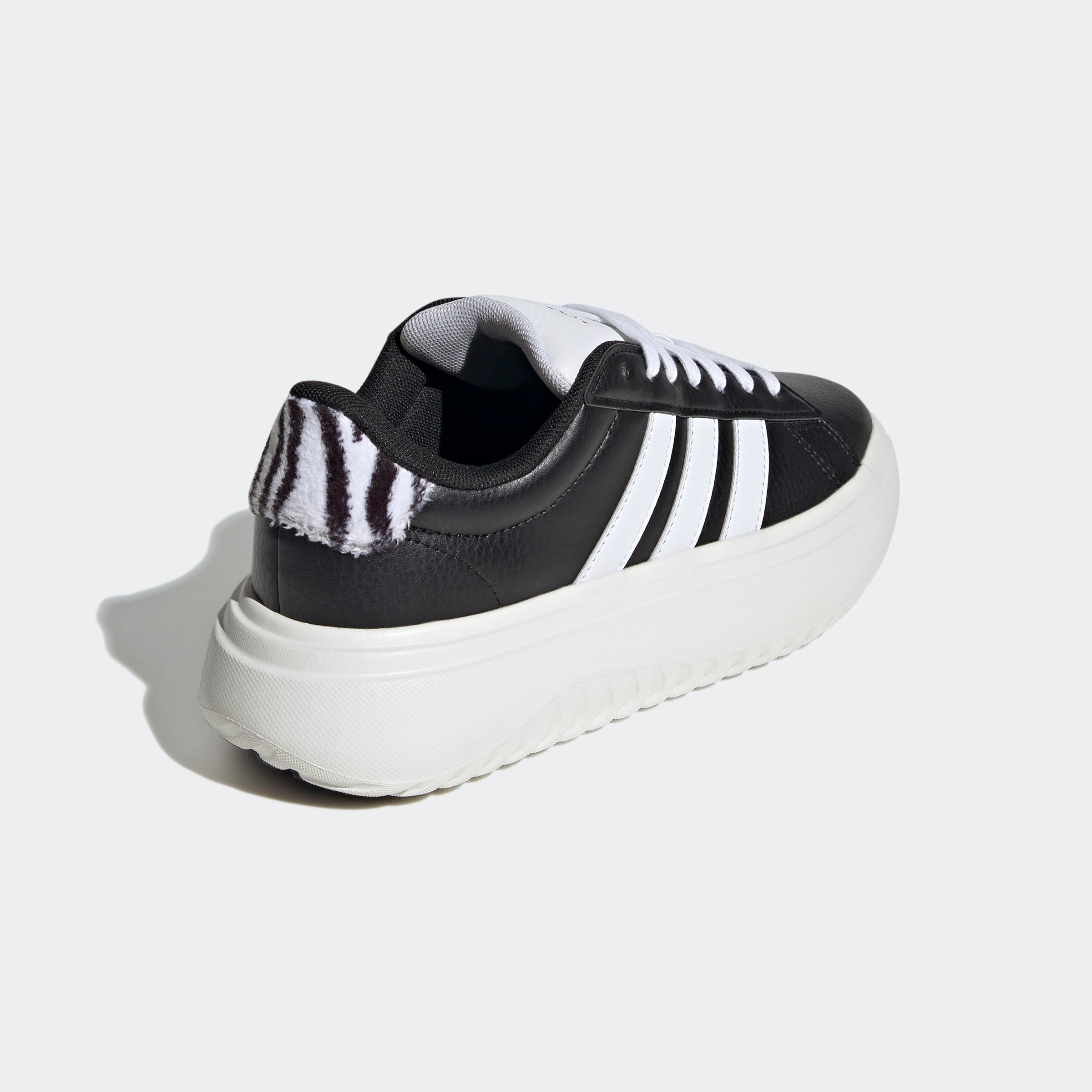 GRAND COURT PLATFORM
