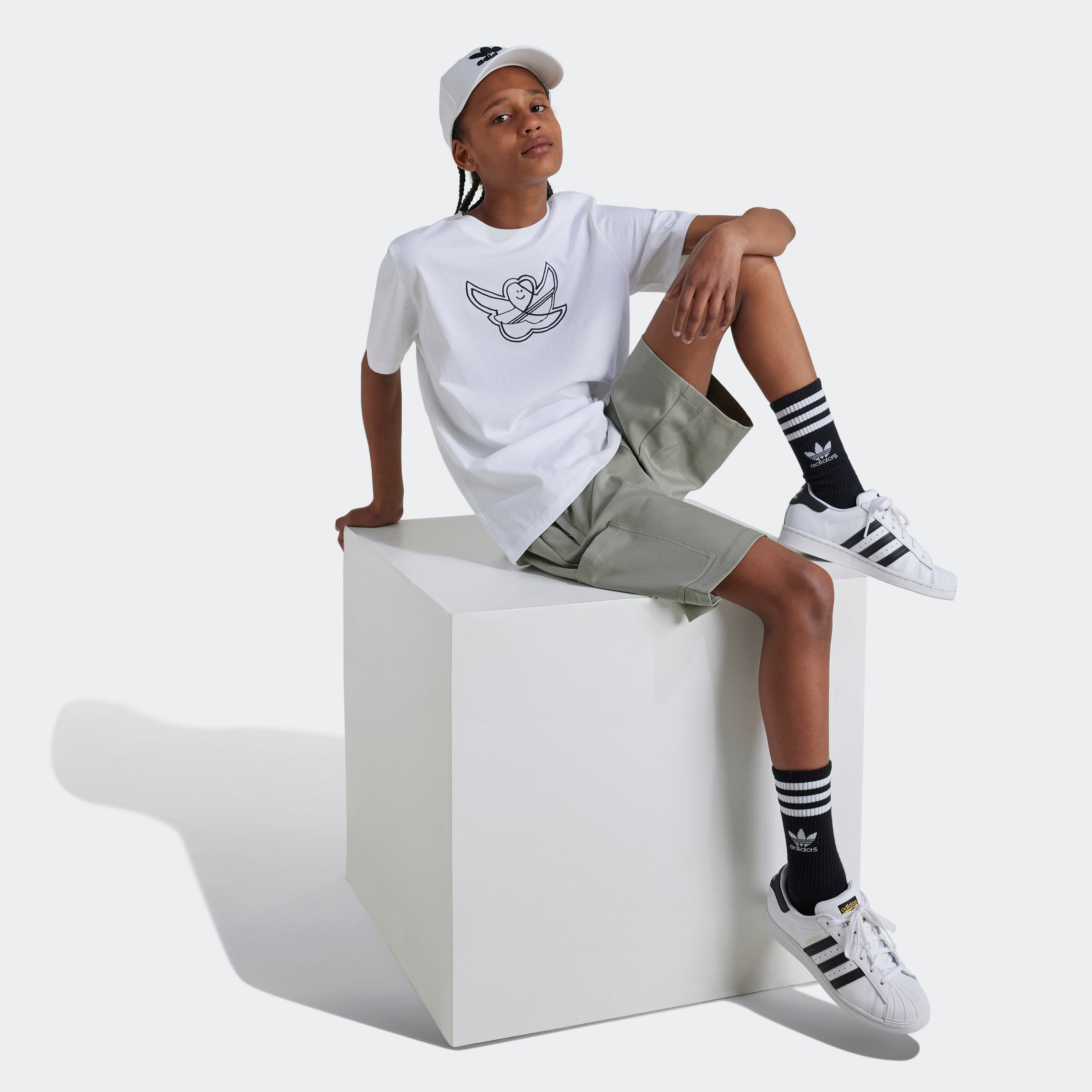 GRAPHIC TEE