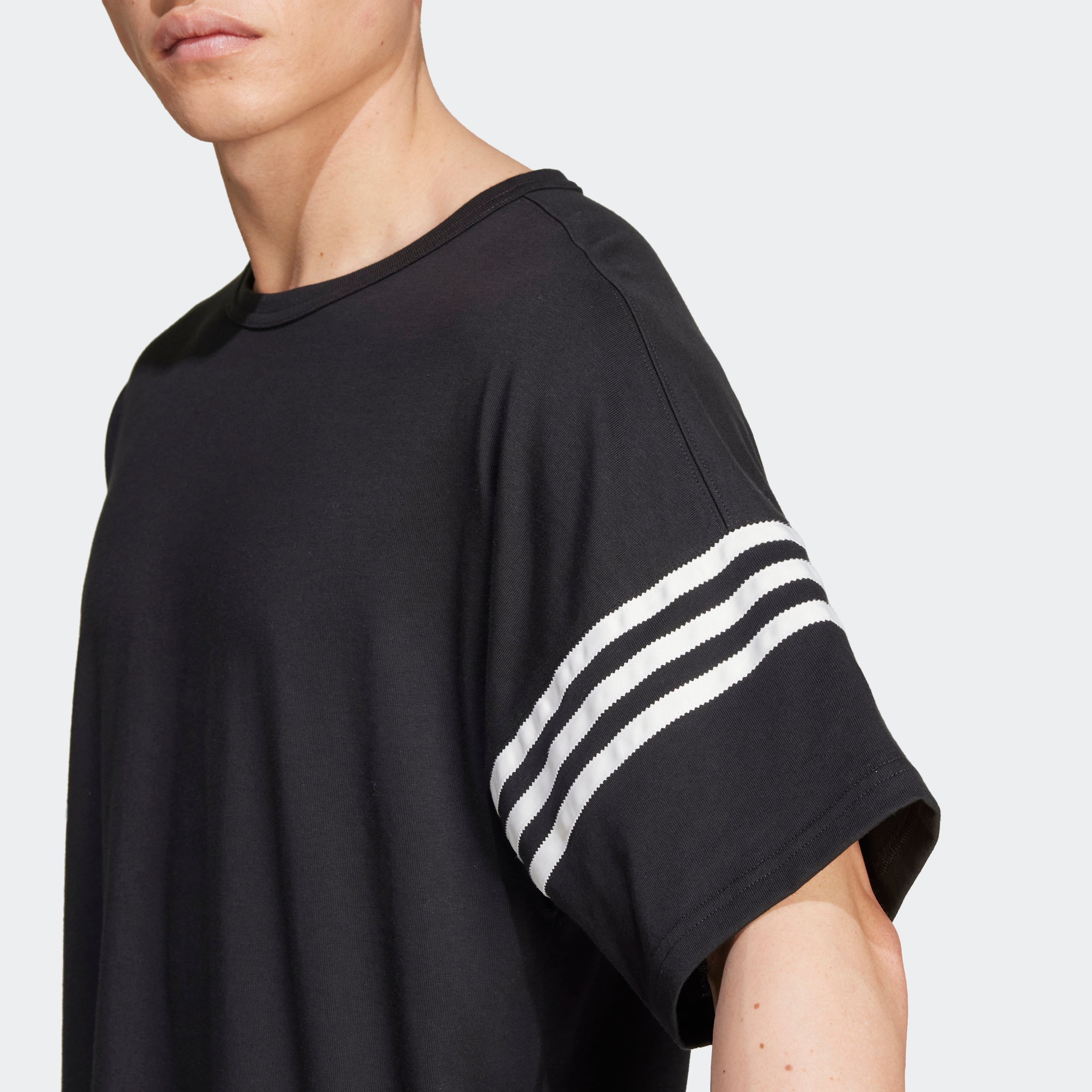 NEU C TEE