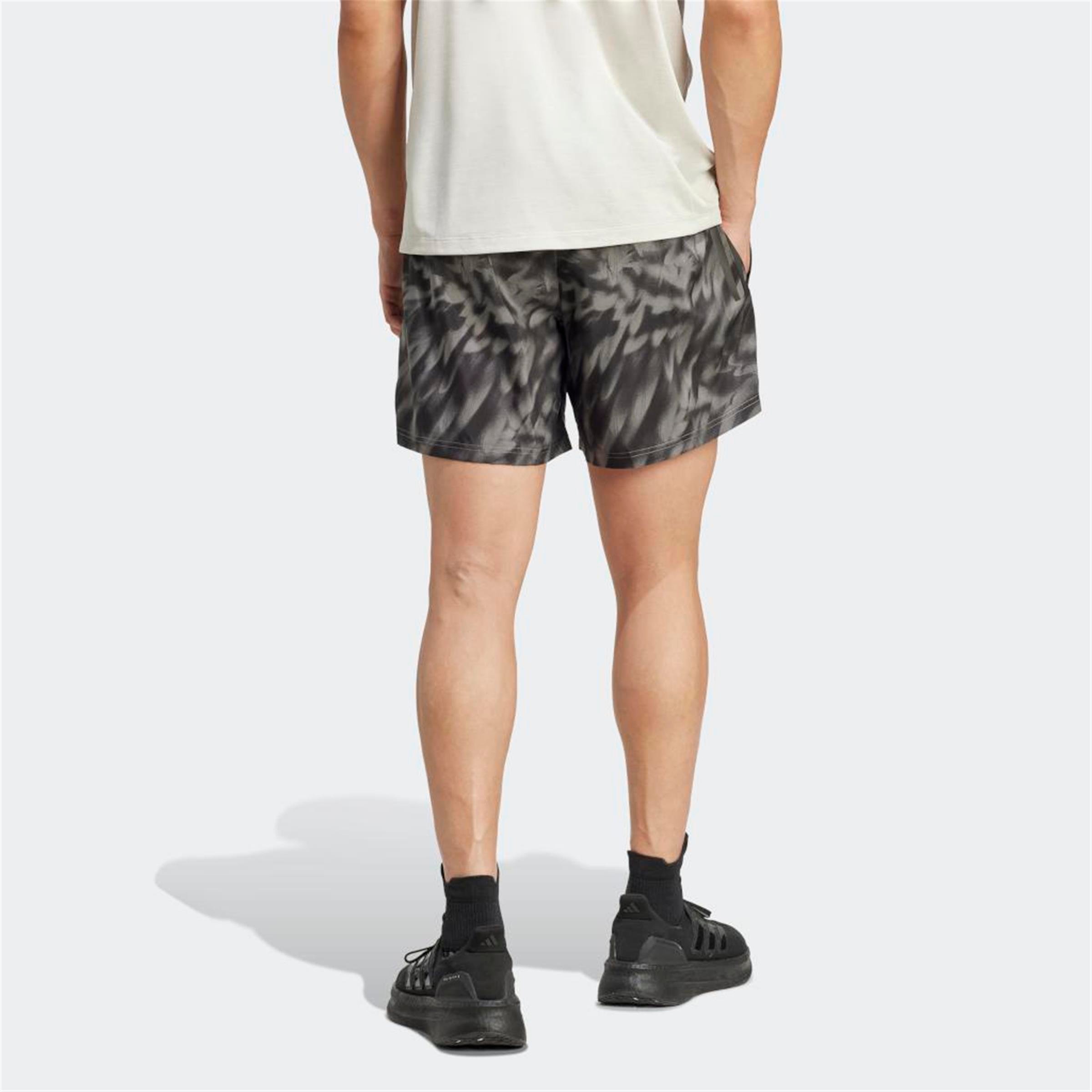 OTR AOP SHORT M