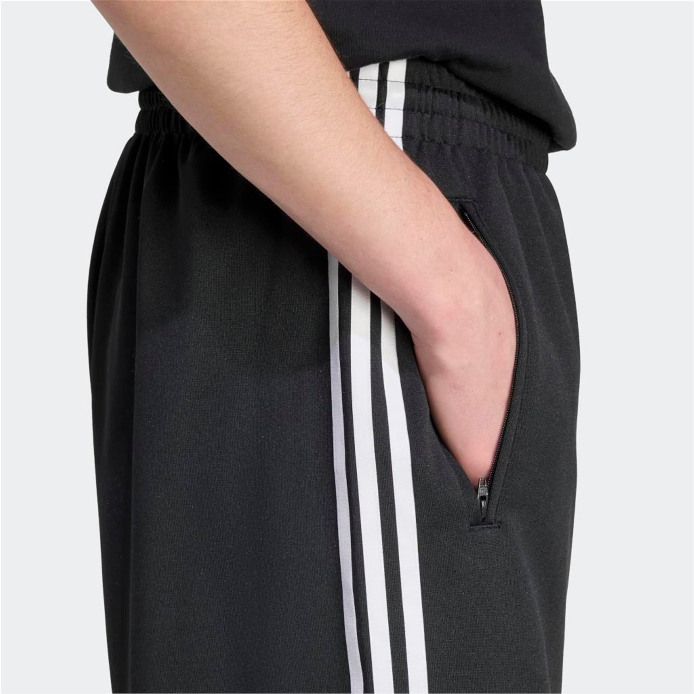 OVERSIZED SHORT