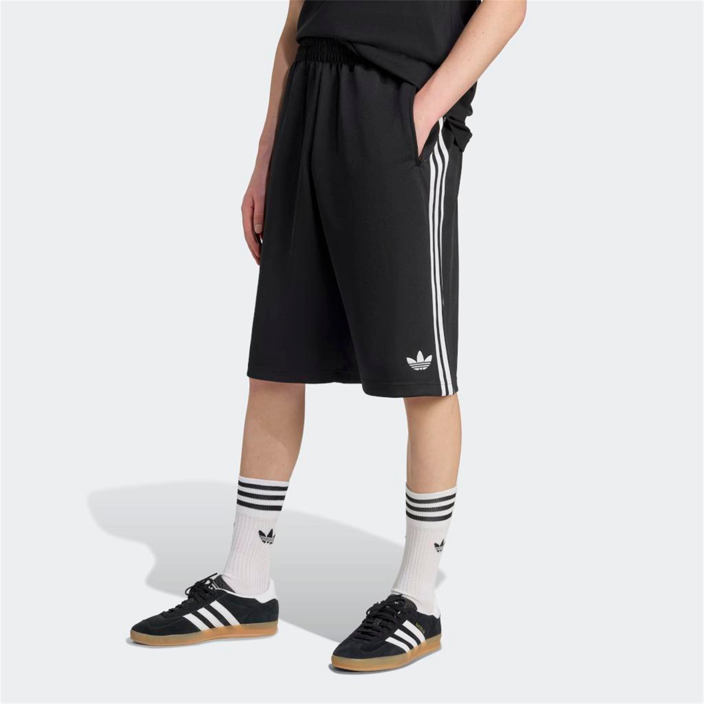 OVERSIZED SHORT