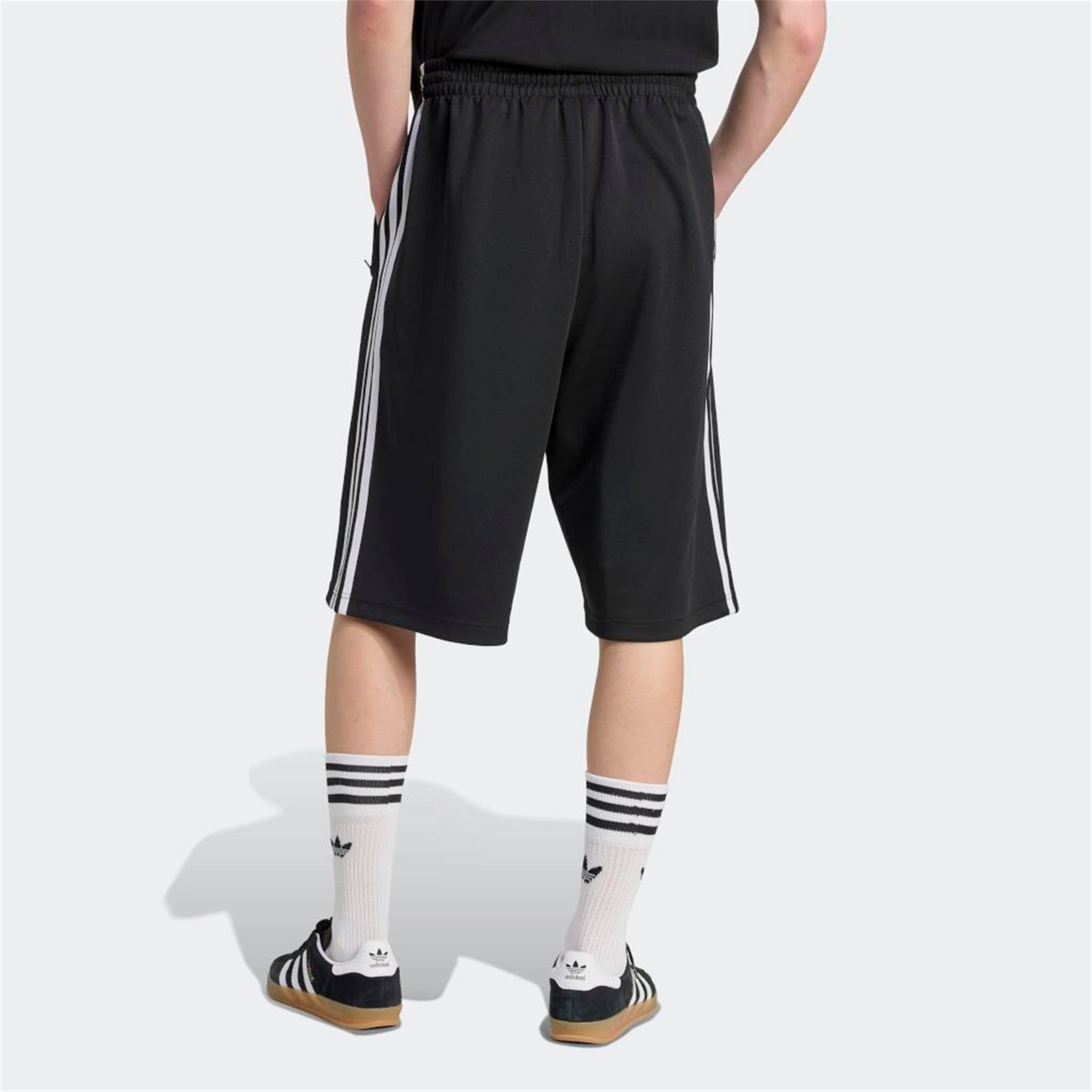 OVERSIZED SHORT