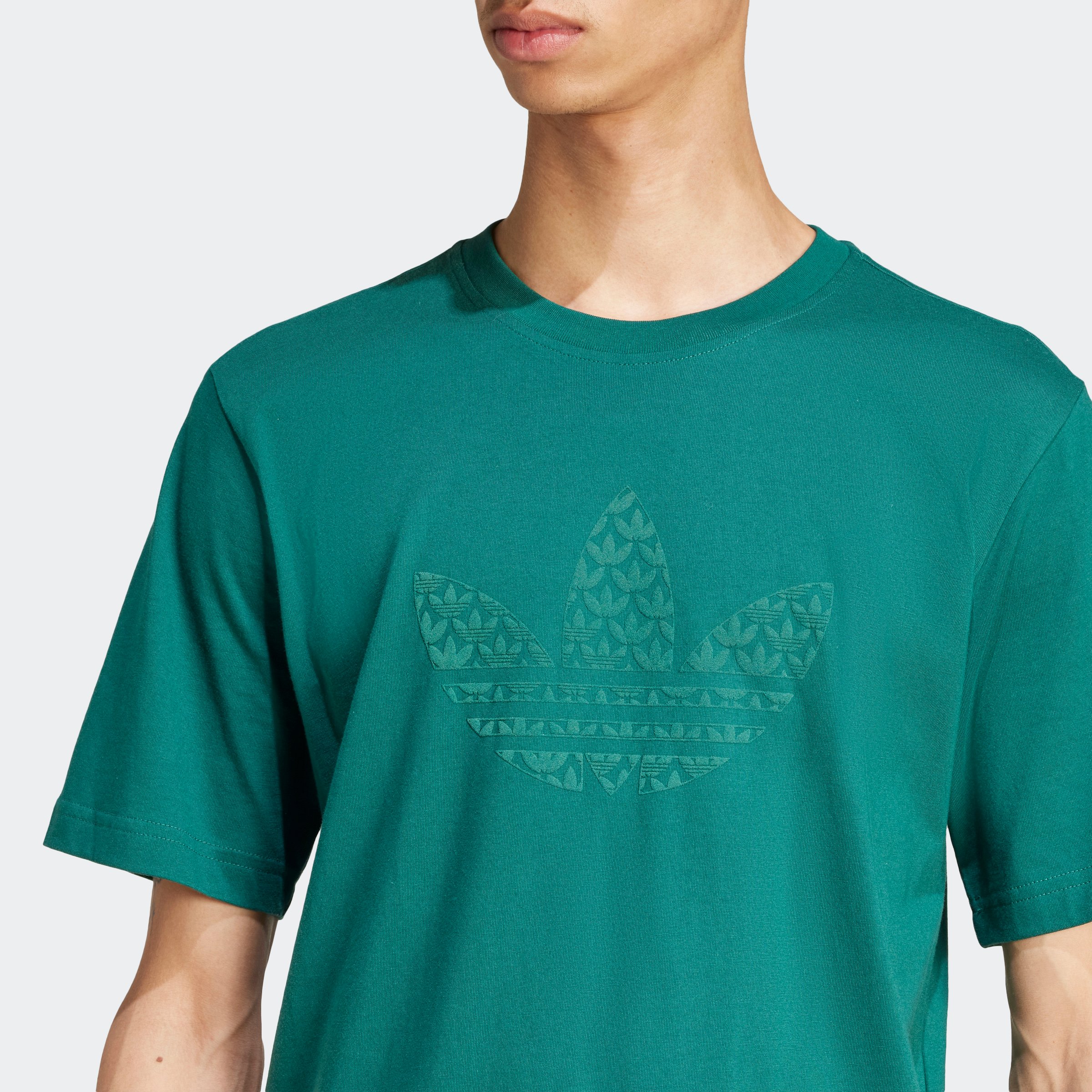 Q12 MONOGRAM T