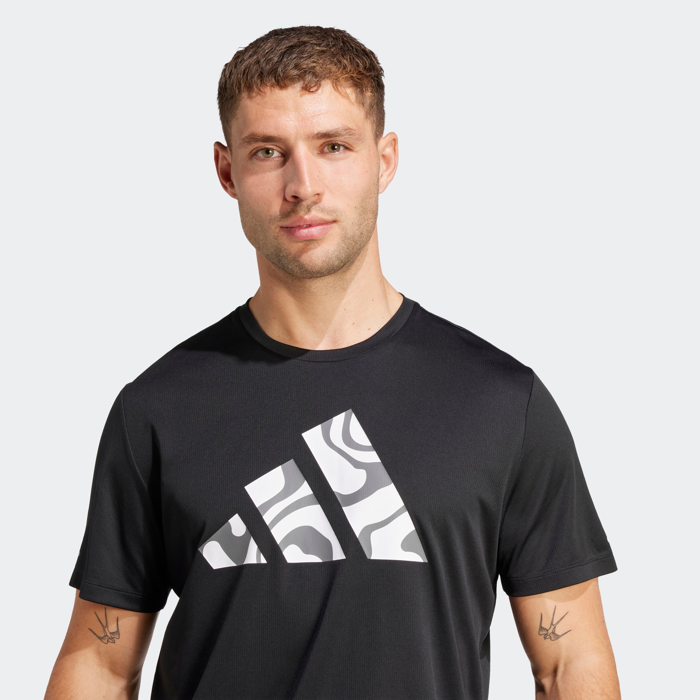 RUN IT BL TEE M