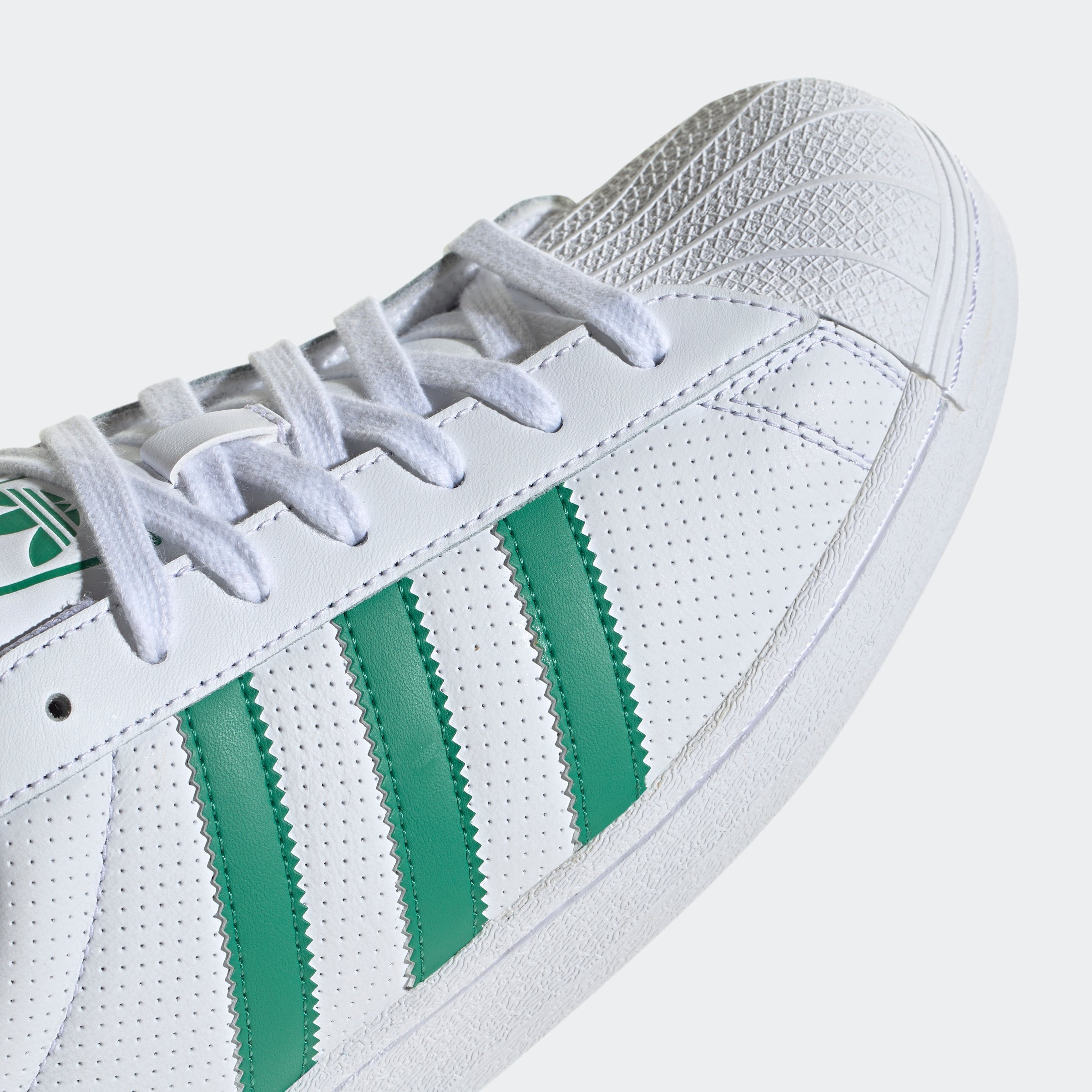 SUPERSTAR