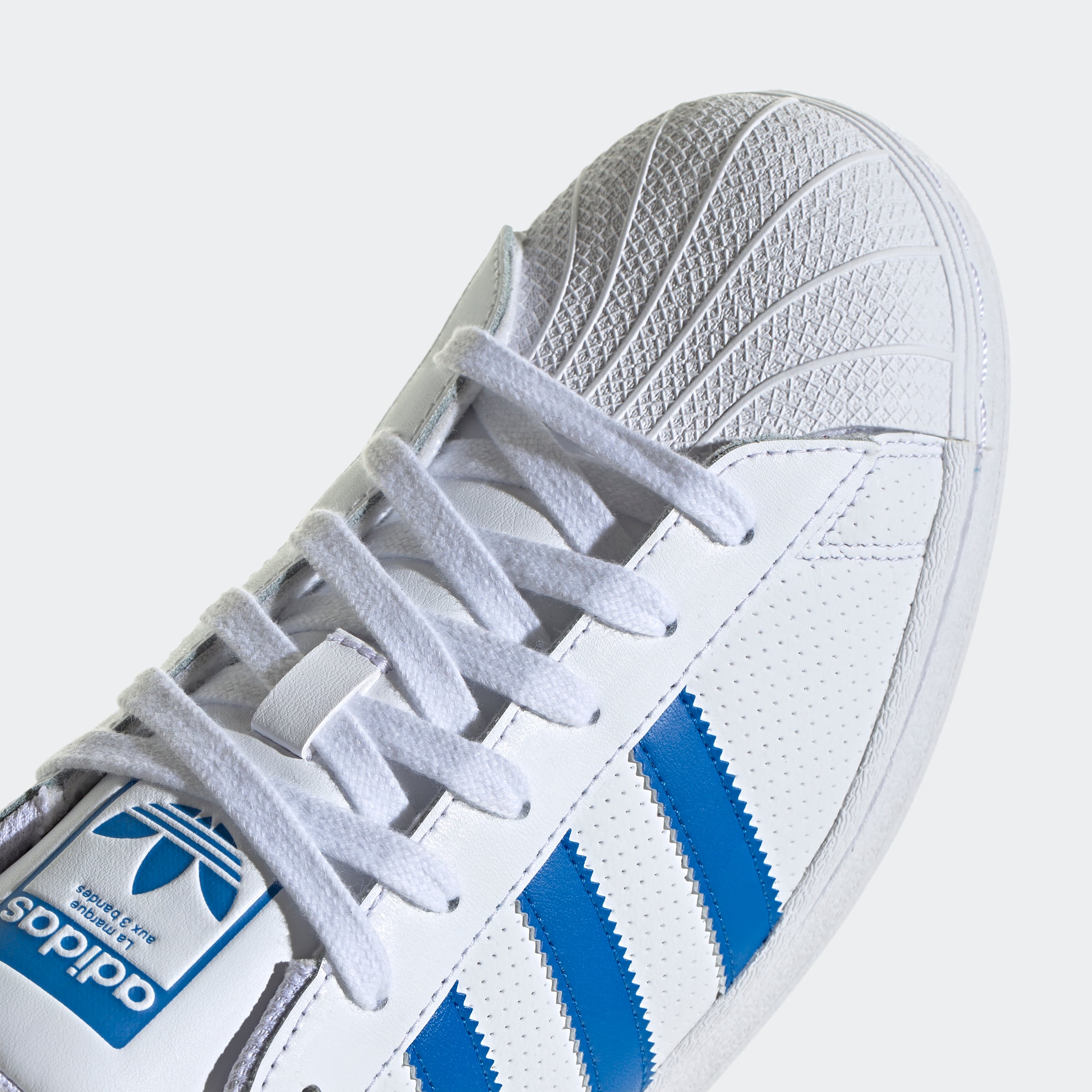 SUPERSTAR