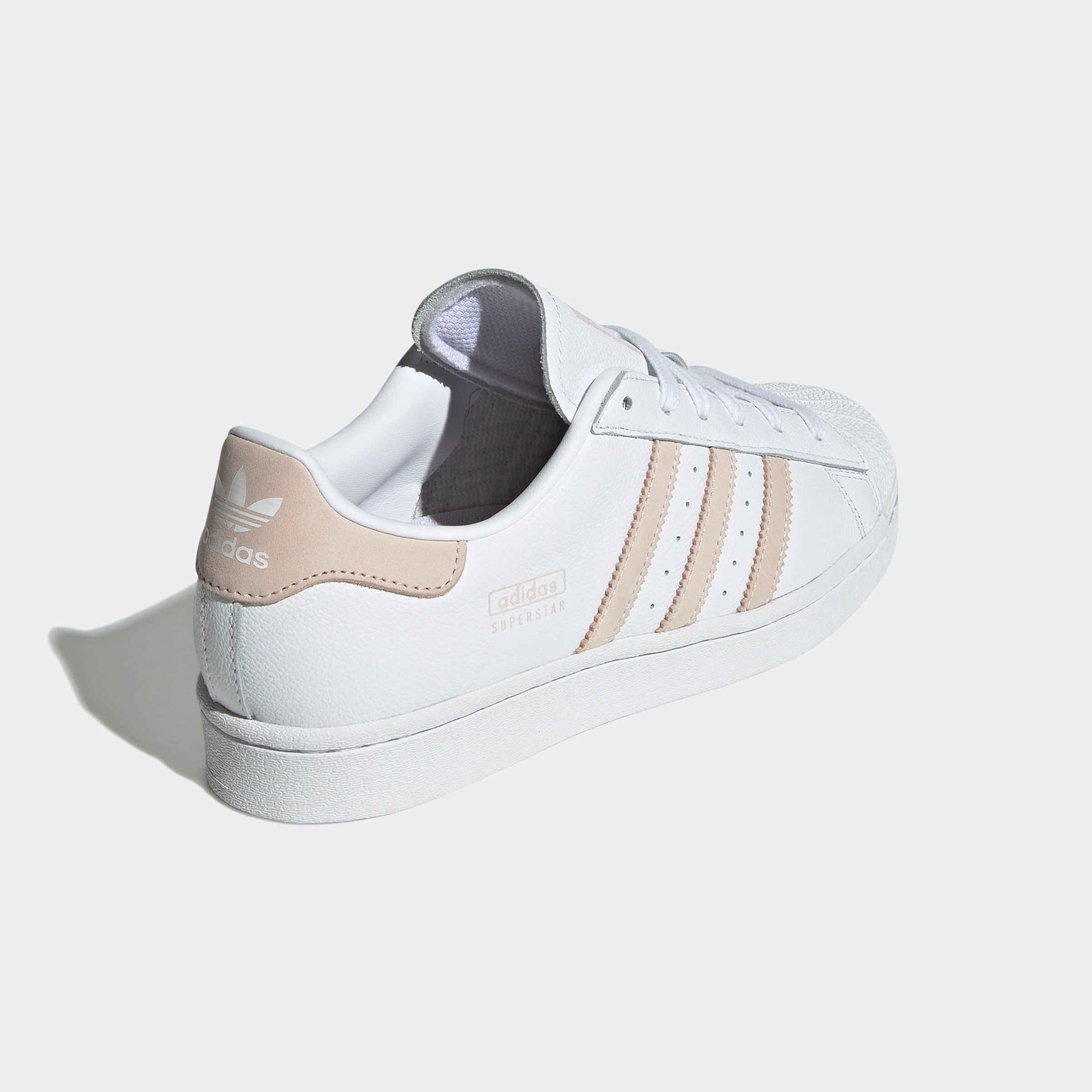 SUPERSTAR W