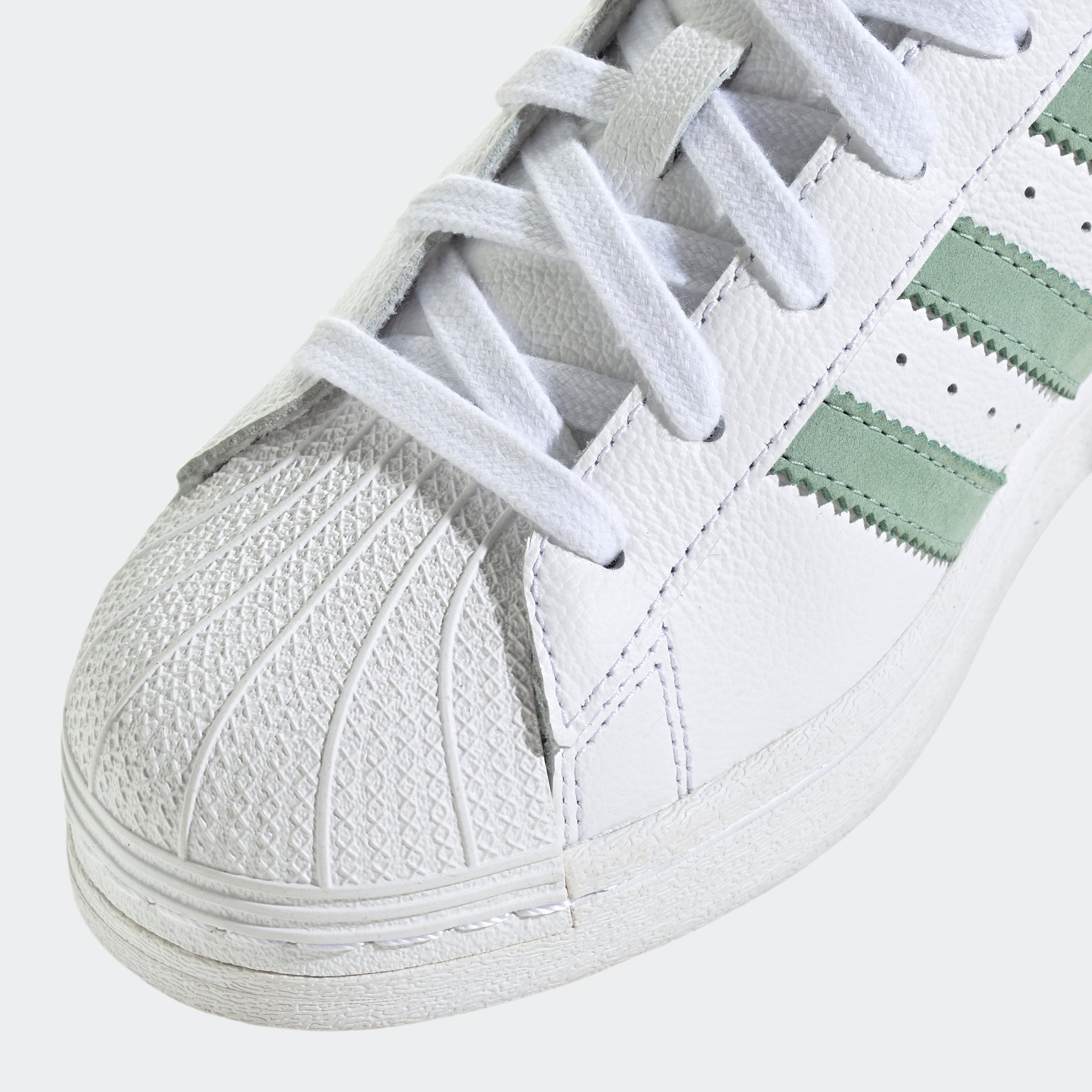 SUPERSTAR W