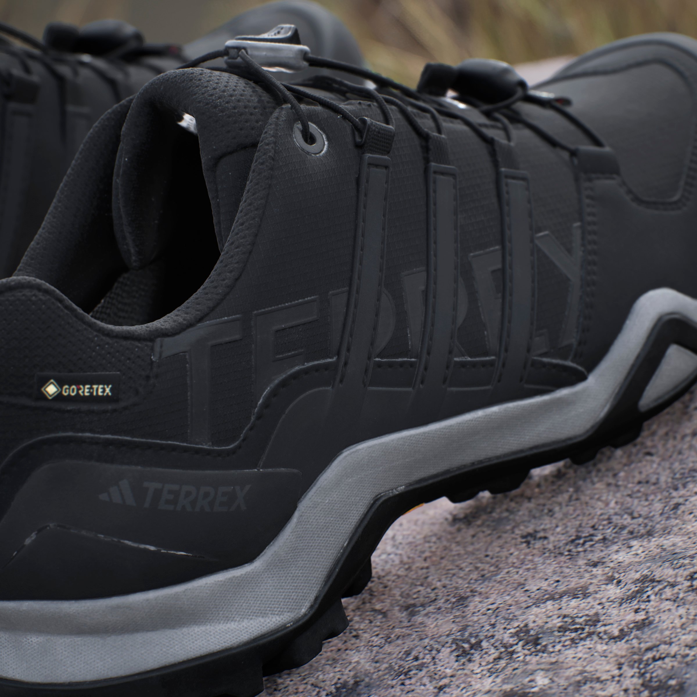 TERREX SWIFT R2 GTX
