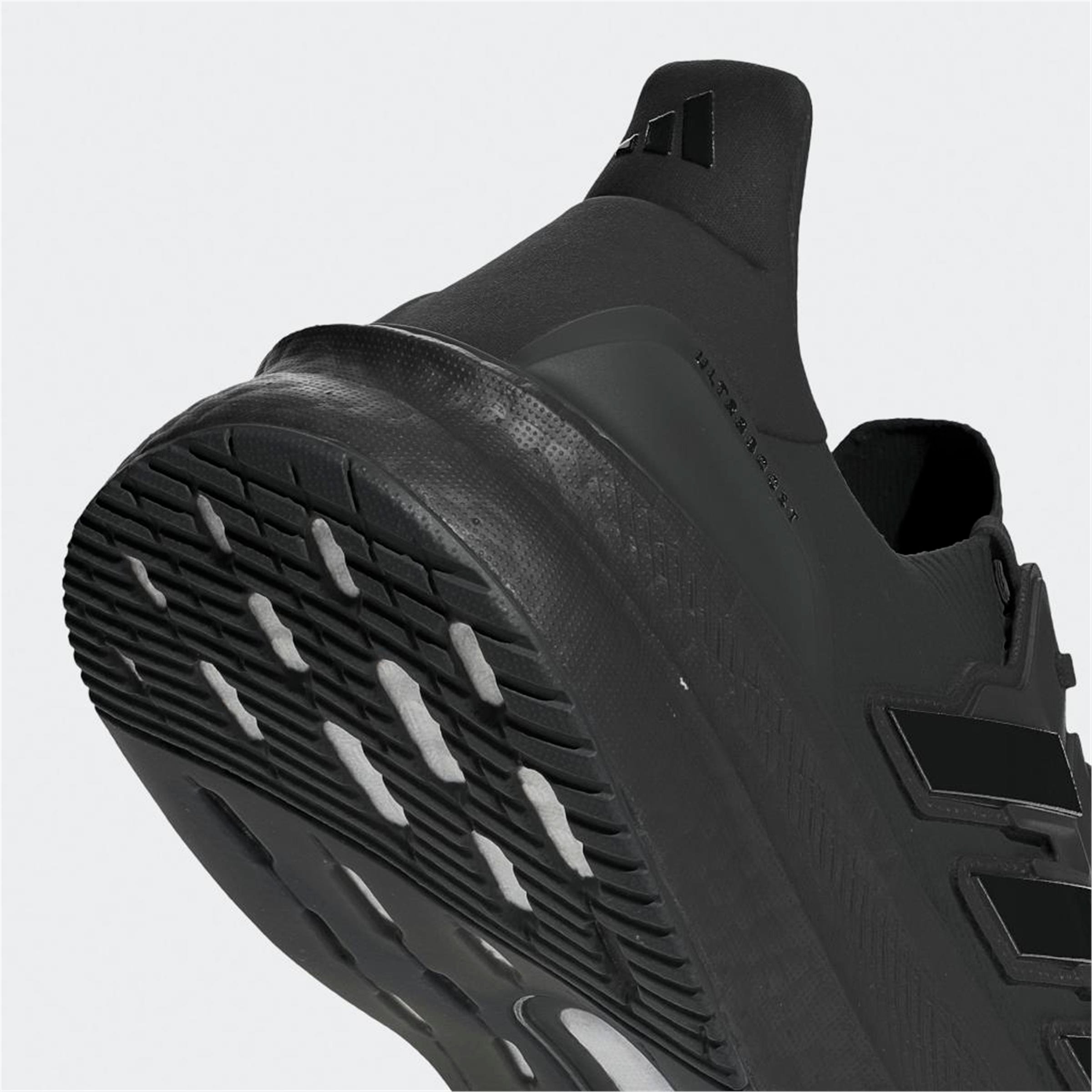 ULTRABOOST 5