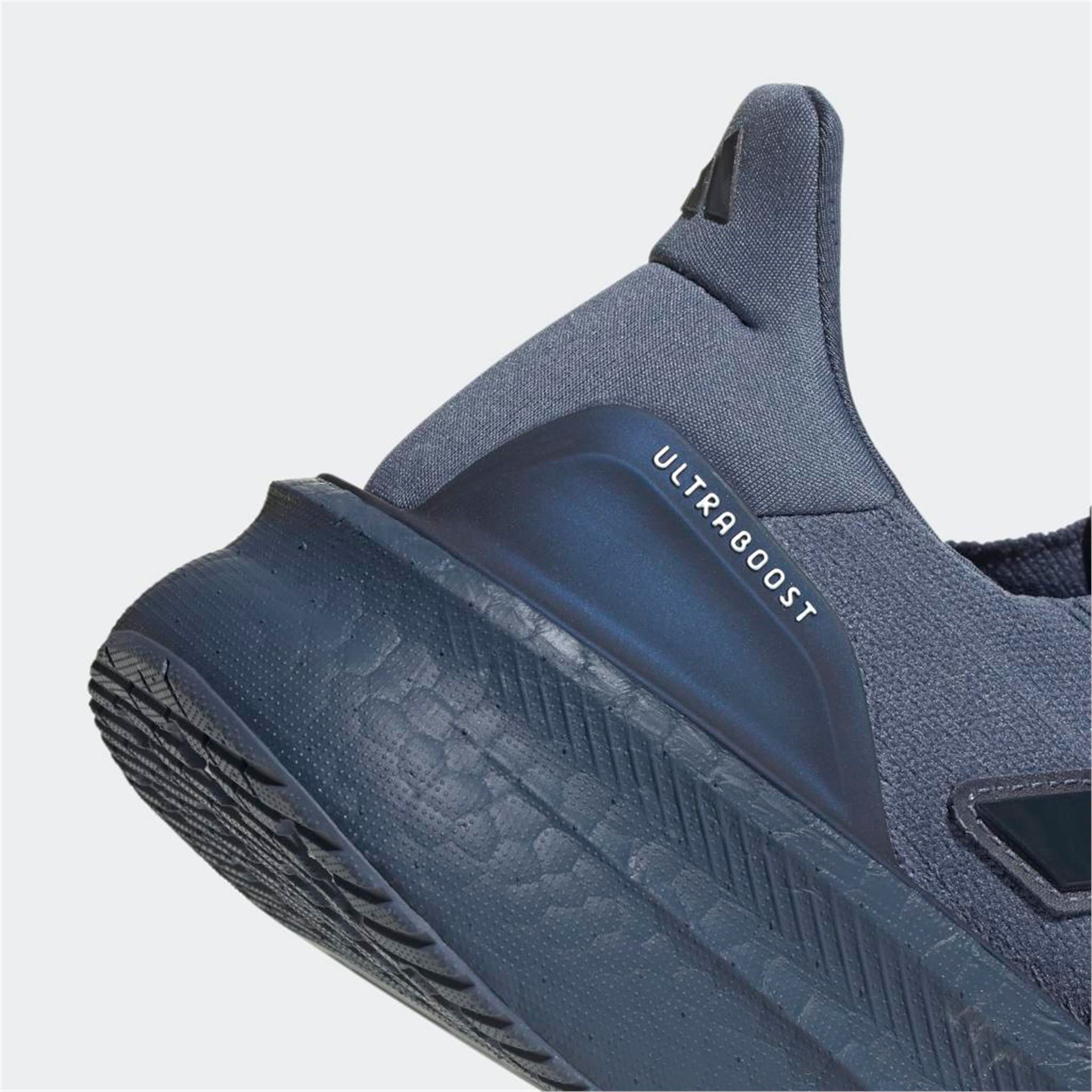 ULTRABOOST 5