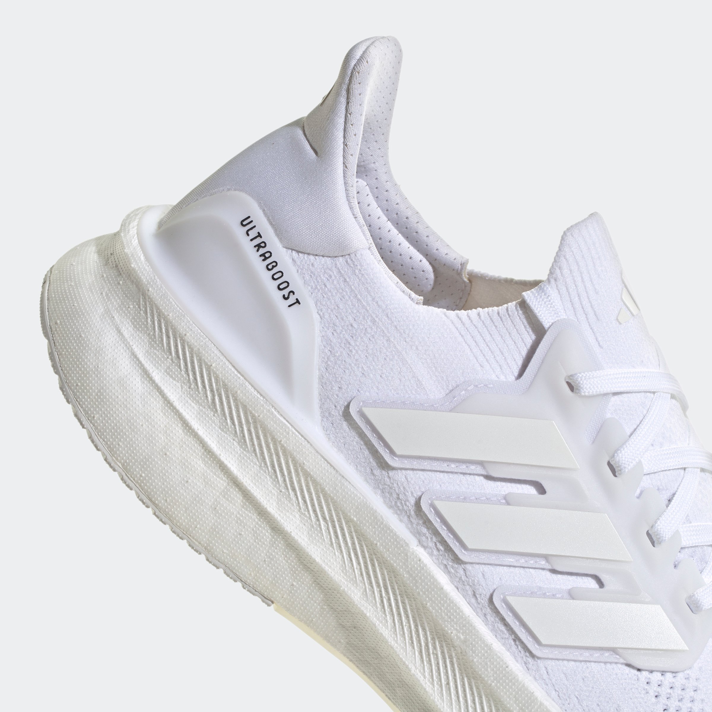 ULTRABOOST 5
